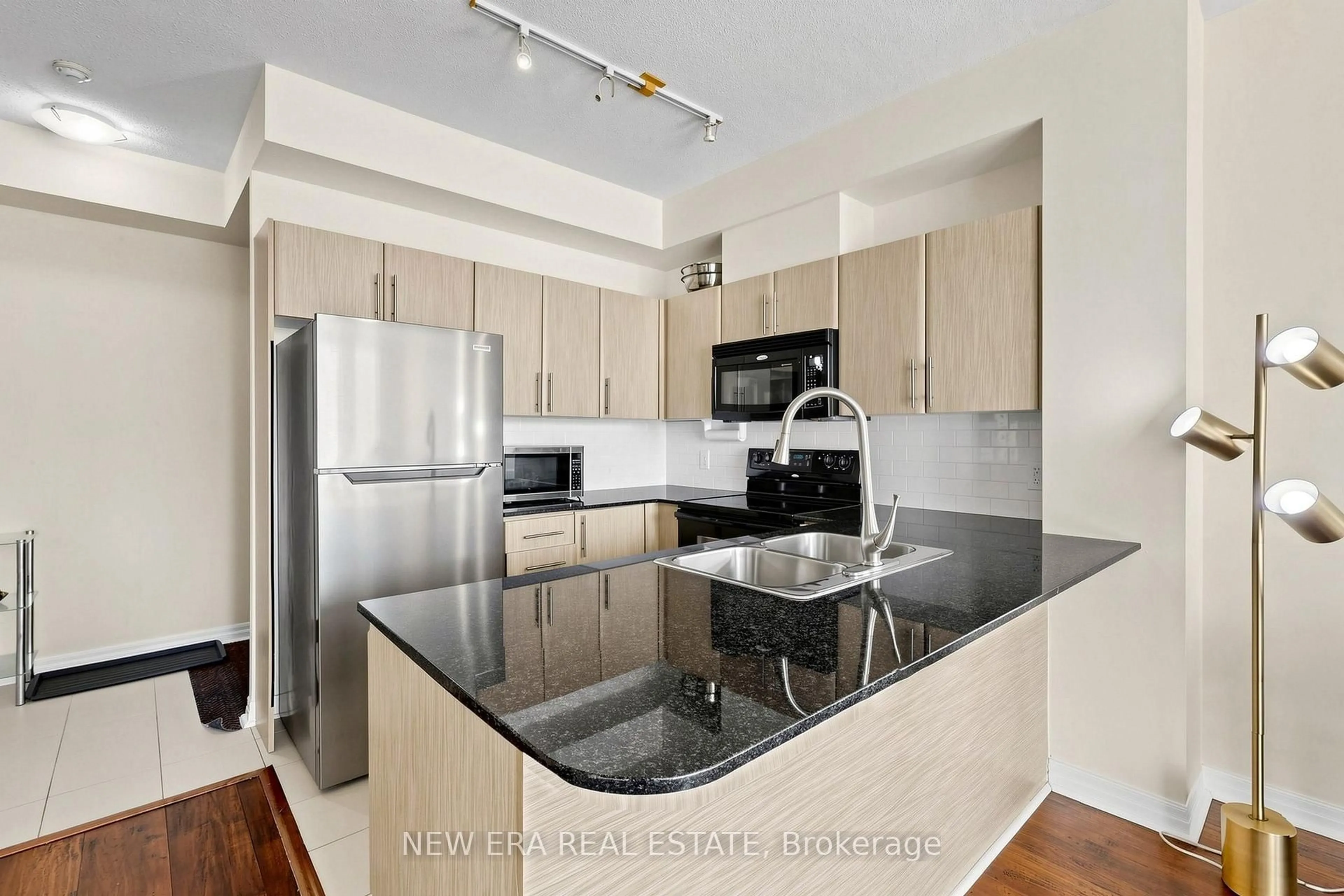 Standard kitchen, unknown for 3515 Kariya Dr #2810, Mississauga Ontario L5B 0C1