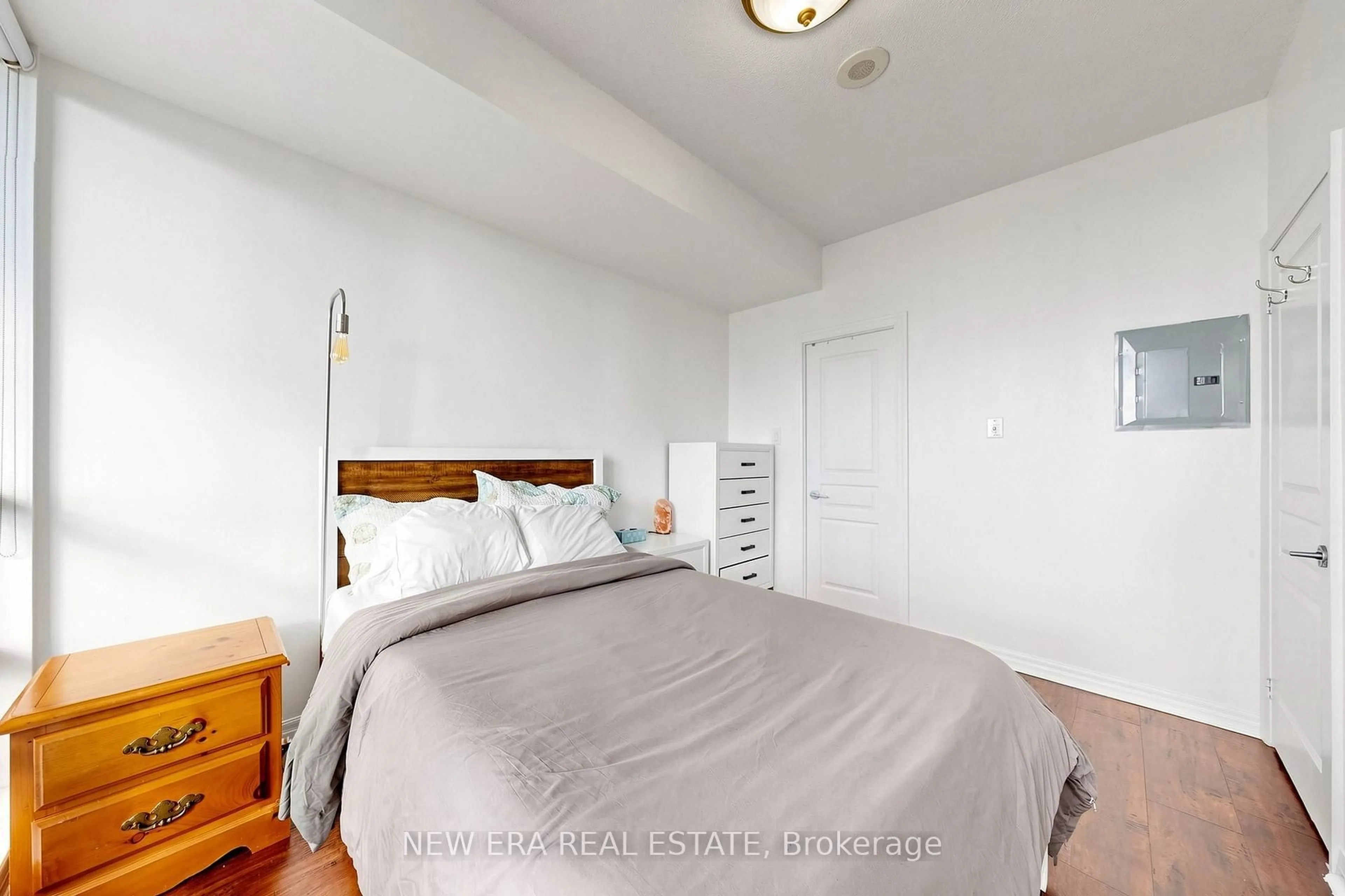 Bedroom with bed, unknown for 3515 Kariya Dr #2810, Mississauga Ontario L5B 0C1