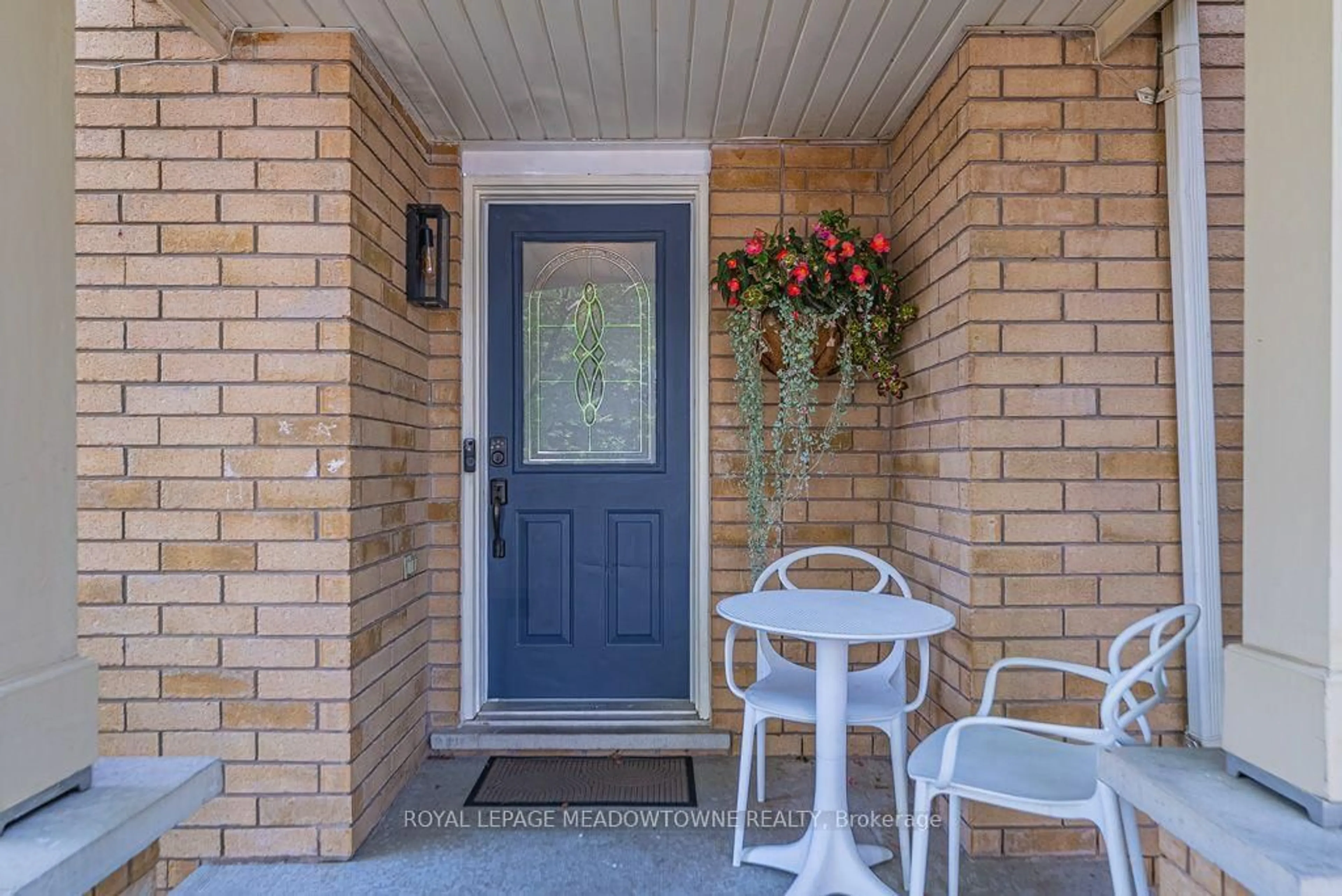Indoor entryway for 1116 Barclay Circ, Milton Ontario L9T 5W4