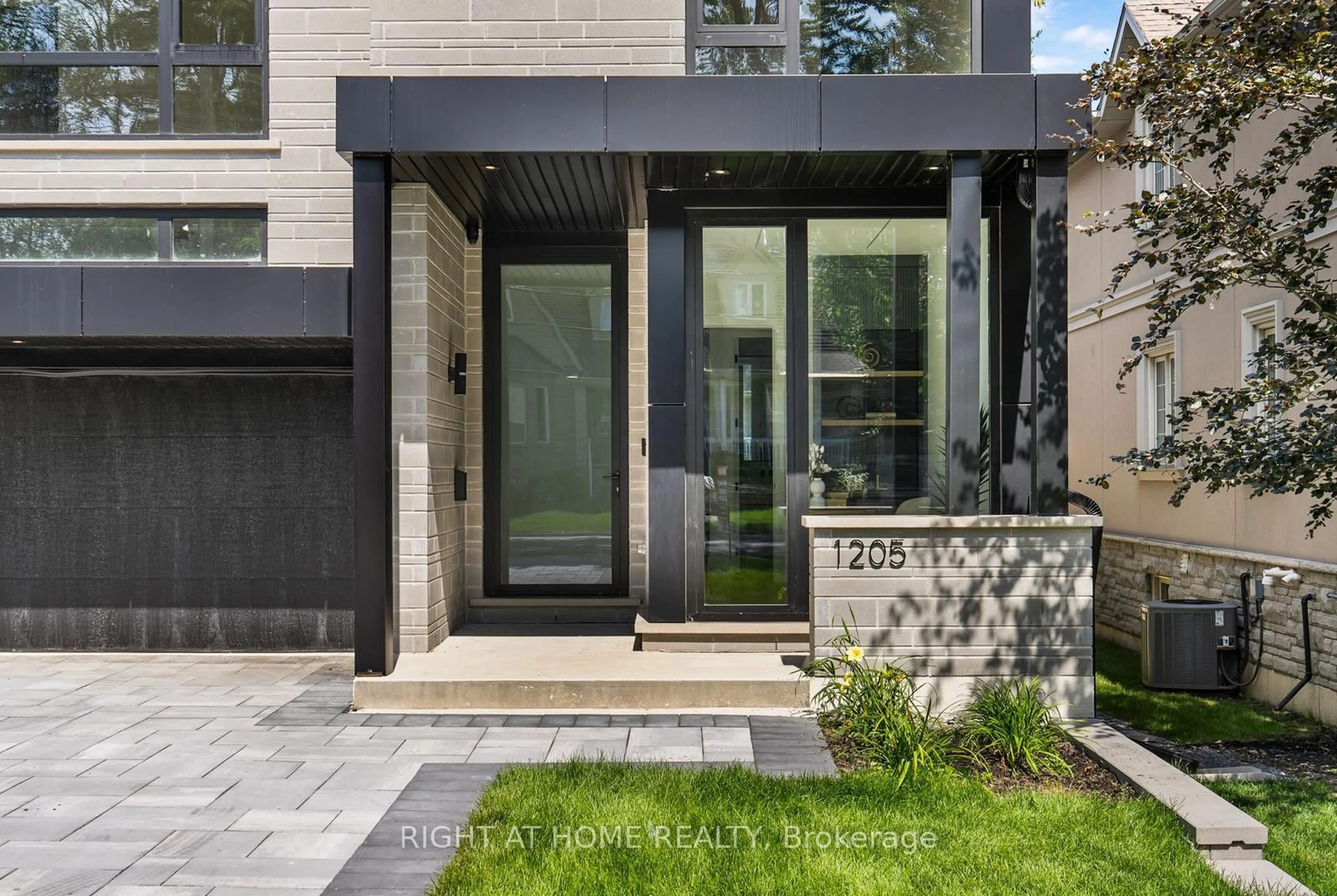 Home with brick exterior material, street for 1205 Canterbury Rd, Mississauga Ontario L5G 4A4