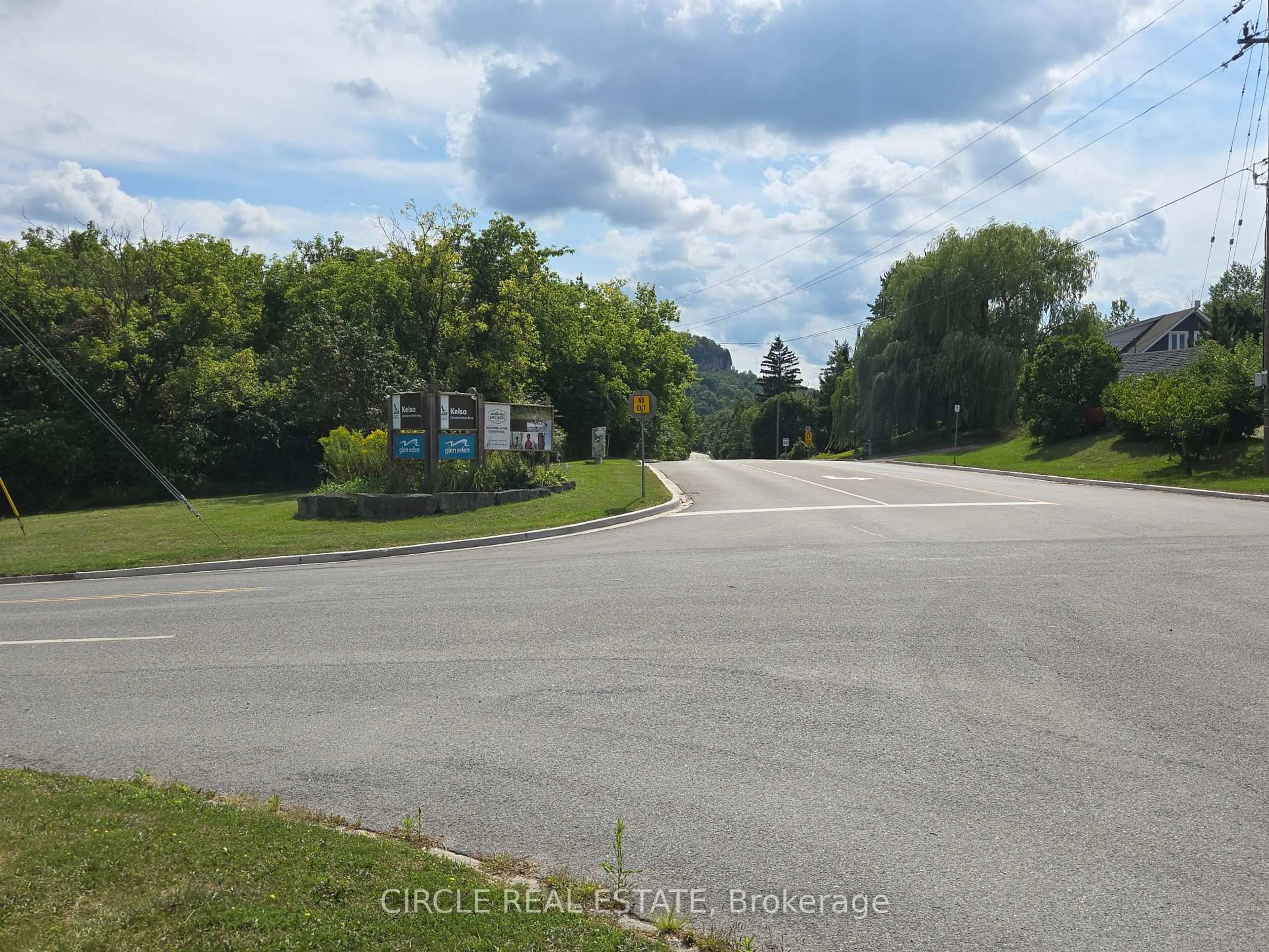 Unknown for 4 3rd Sdrd, Milton Ontario L9T 2W4