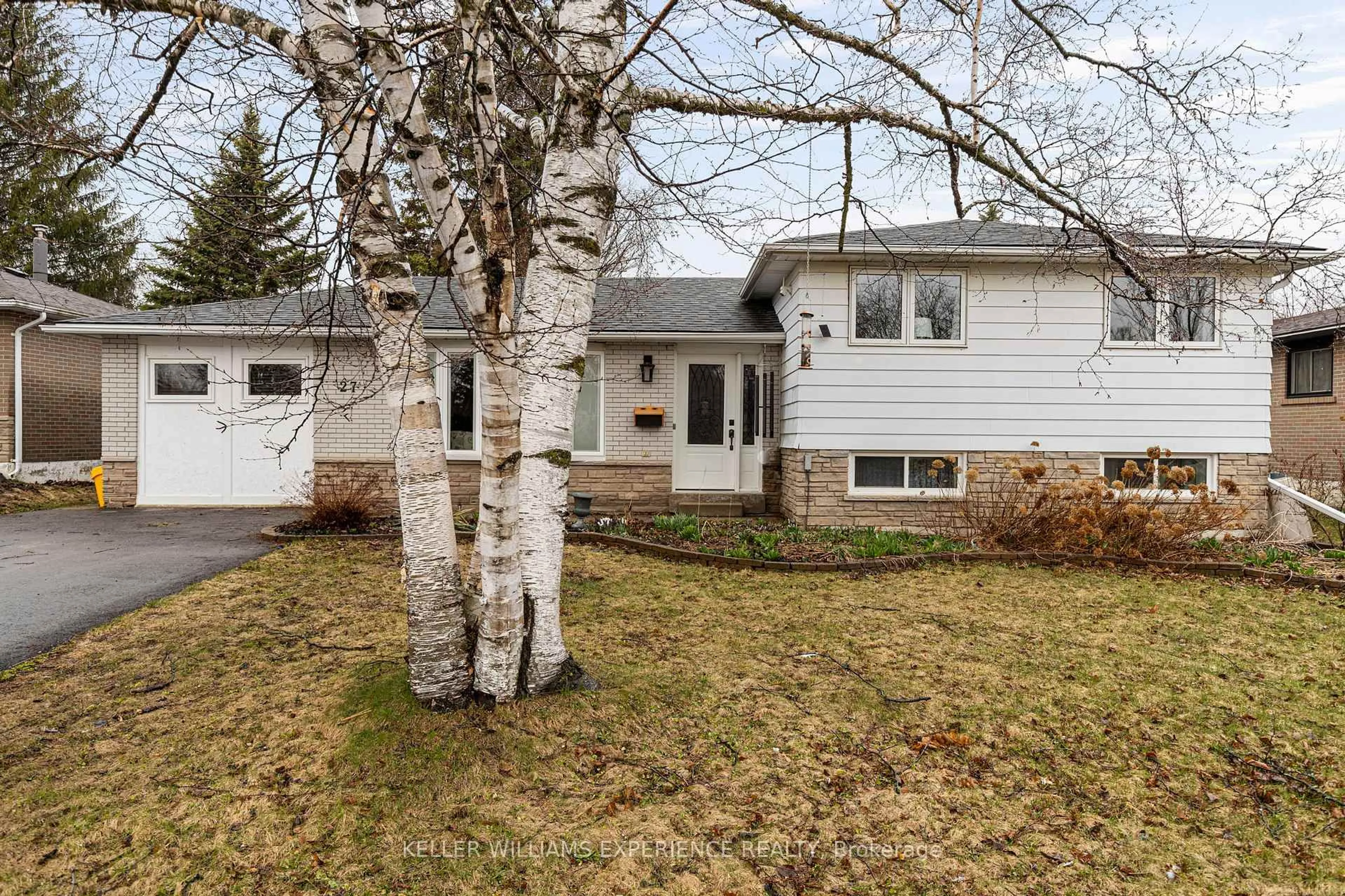 Home with vinyl exterior material, street for 27 Rustic Cres, Orangeville Ontario L9W 1T1