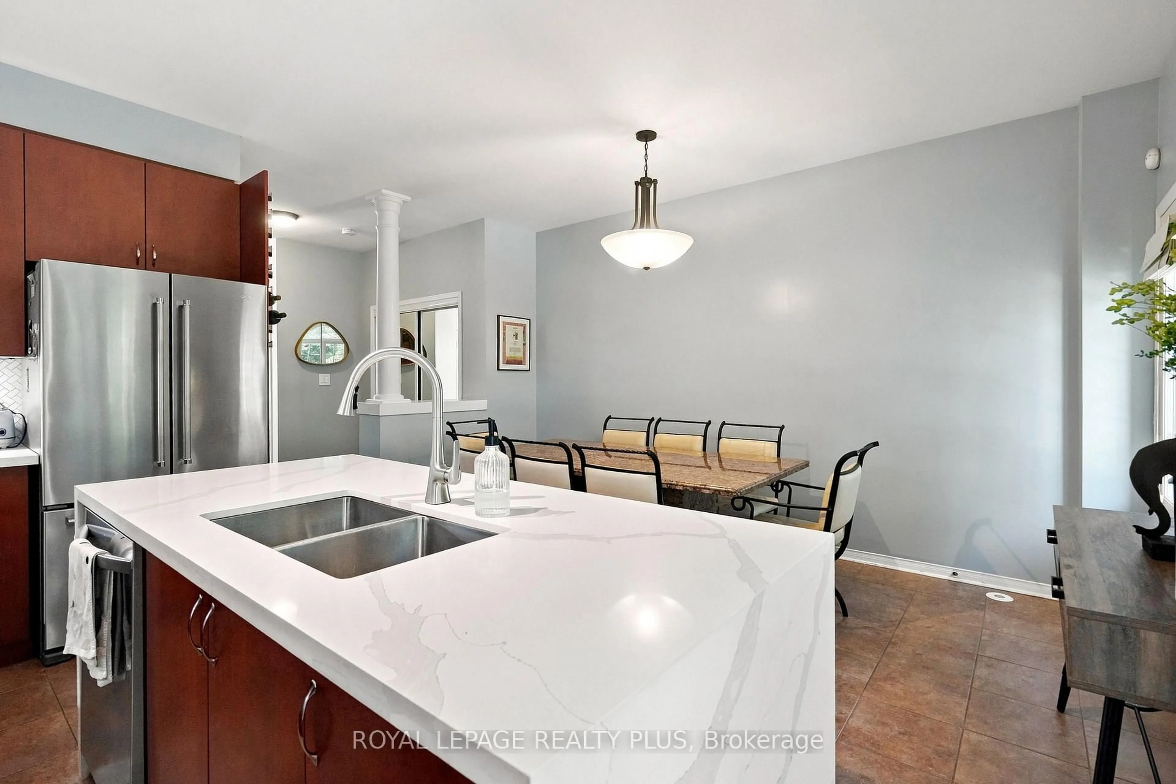 Open concept kitchen, ceramic/tile floor for 2333 Sutton Dr, Burlington Ontario L7L 6Y9