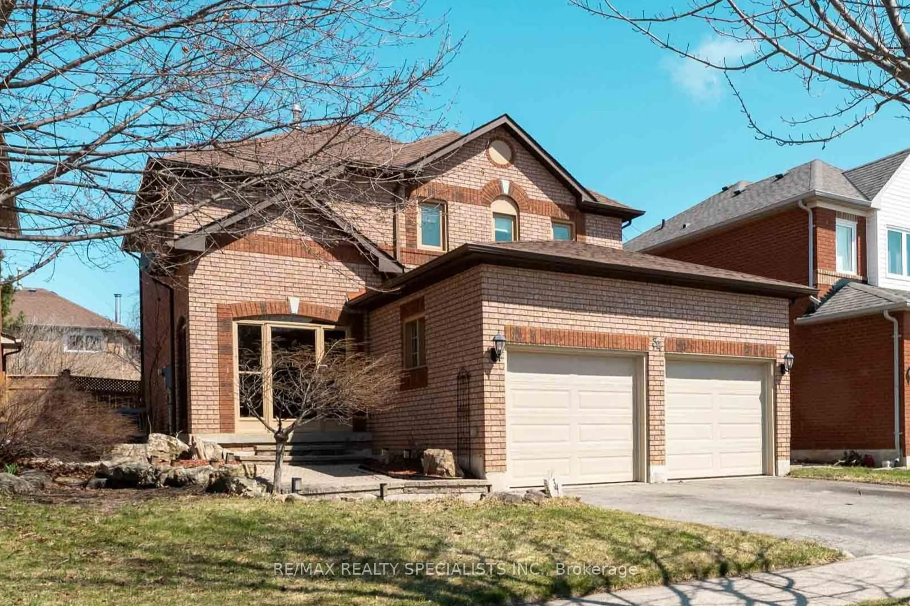 Home with brick exterior material, street for 34 Killaloe Cres, Halton Hills Ontario L7G 5N2