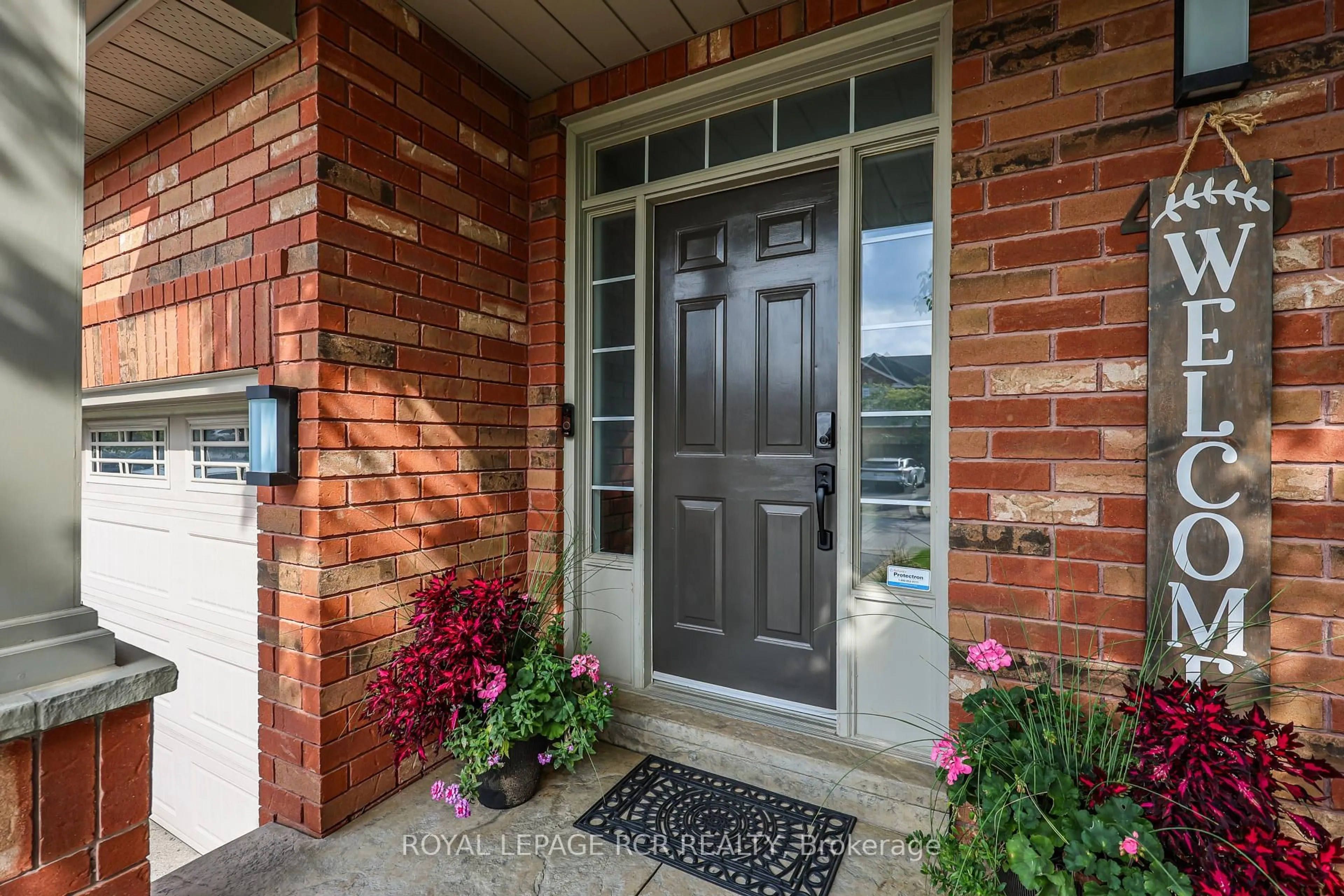 Indoor entryway for 46 Cross Country Blvd, Caledon Ontario L7E 2N6