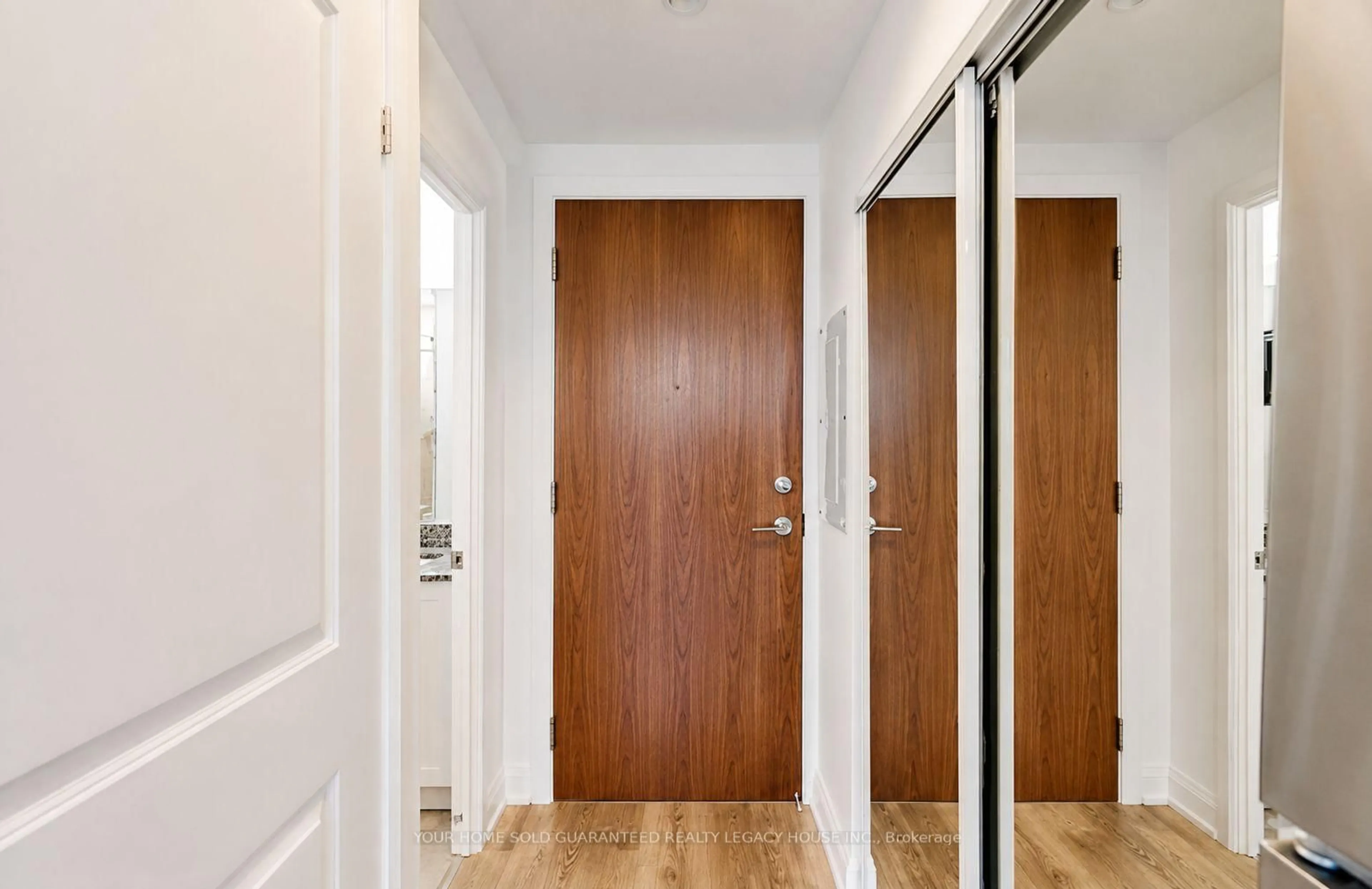 Indoor entryway for 2800 Keele St #505, Toronto Ontario M3M 2G4