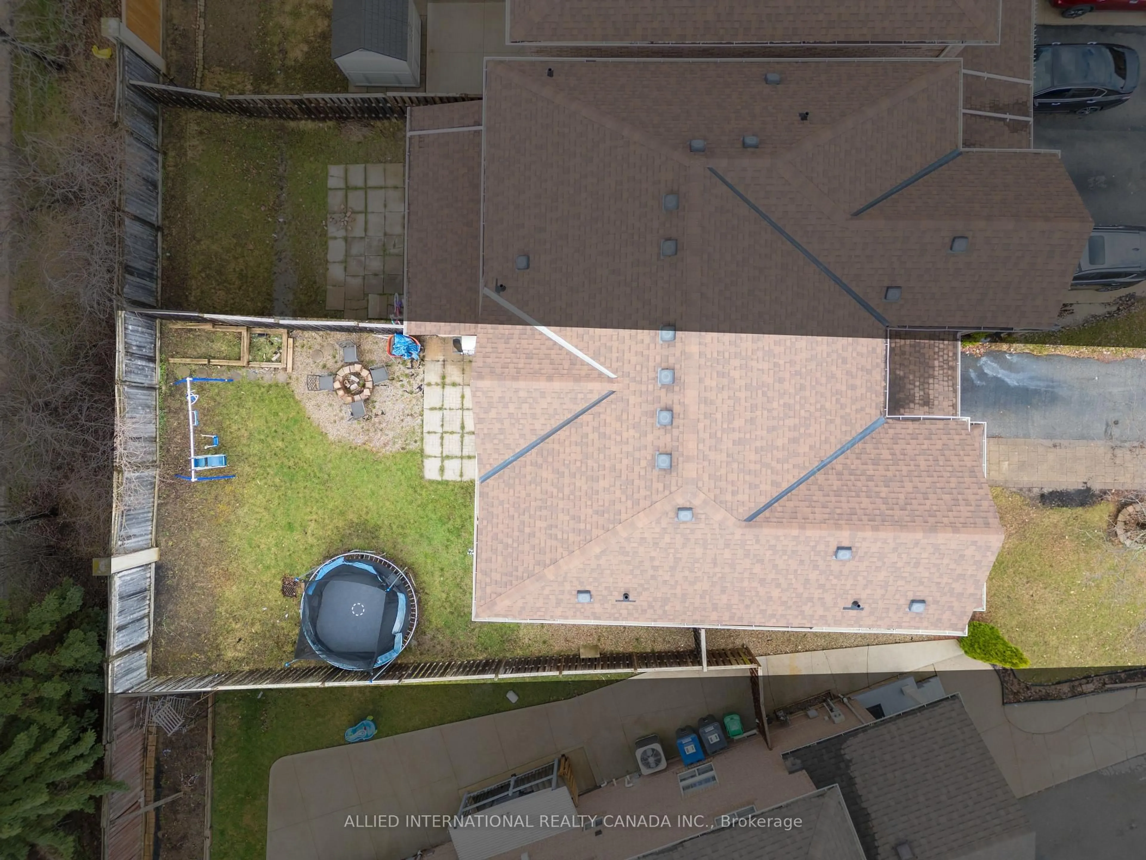 A pic from outside/outdoor area/front of a property/back of a property/a pic from drone, city buildings view from balcony for 94 Earth Star Tr, Brampton Ontario L6R 2N7