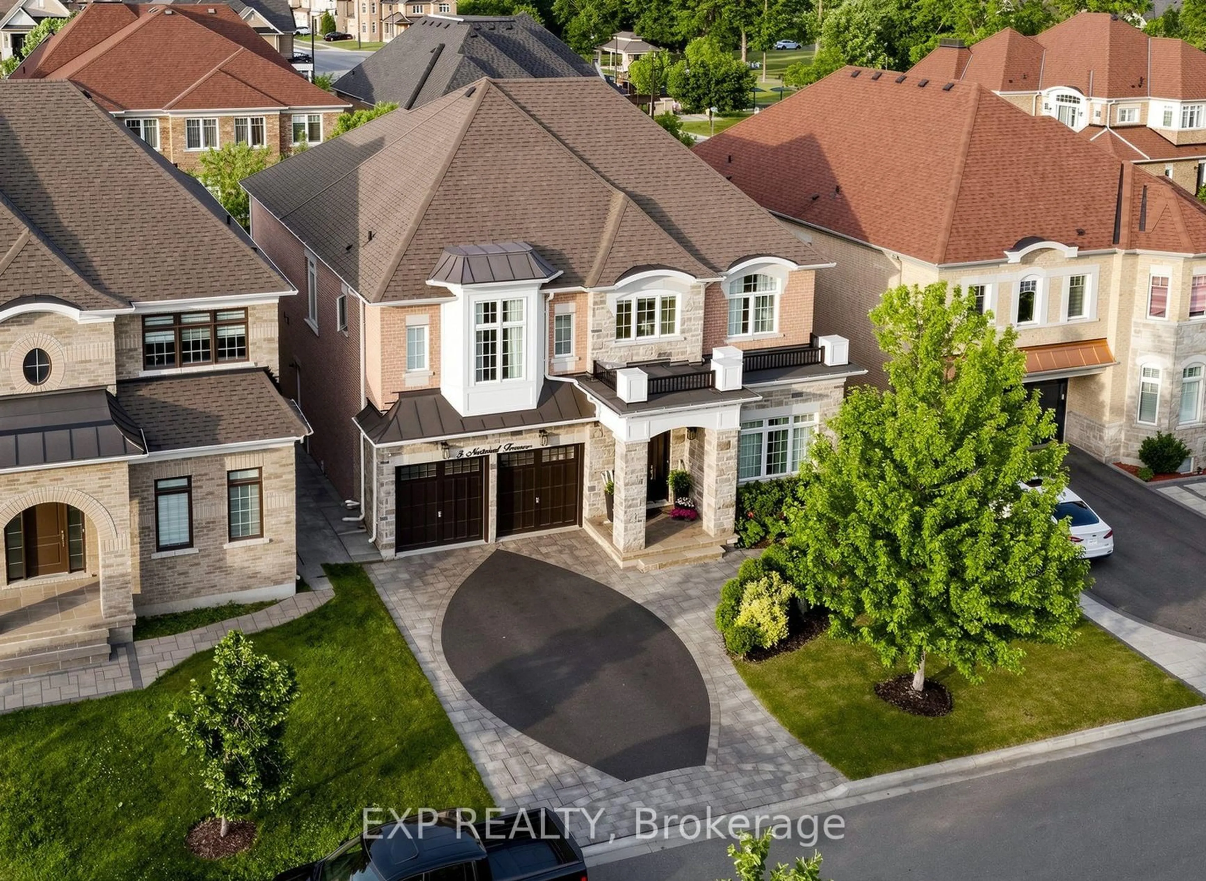 A pic from outside/outdoor area/front of a property/back of a property/a pic from drone, street for 5 Natural Terr, Brampton Ontario L6Y 6A5