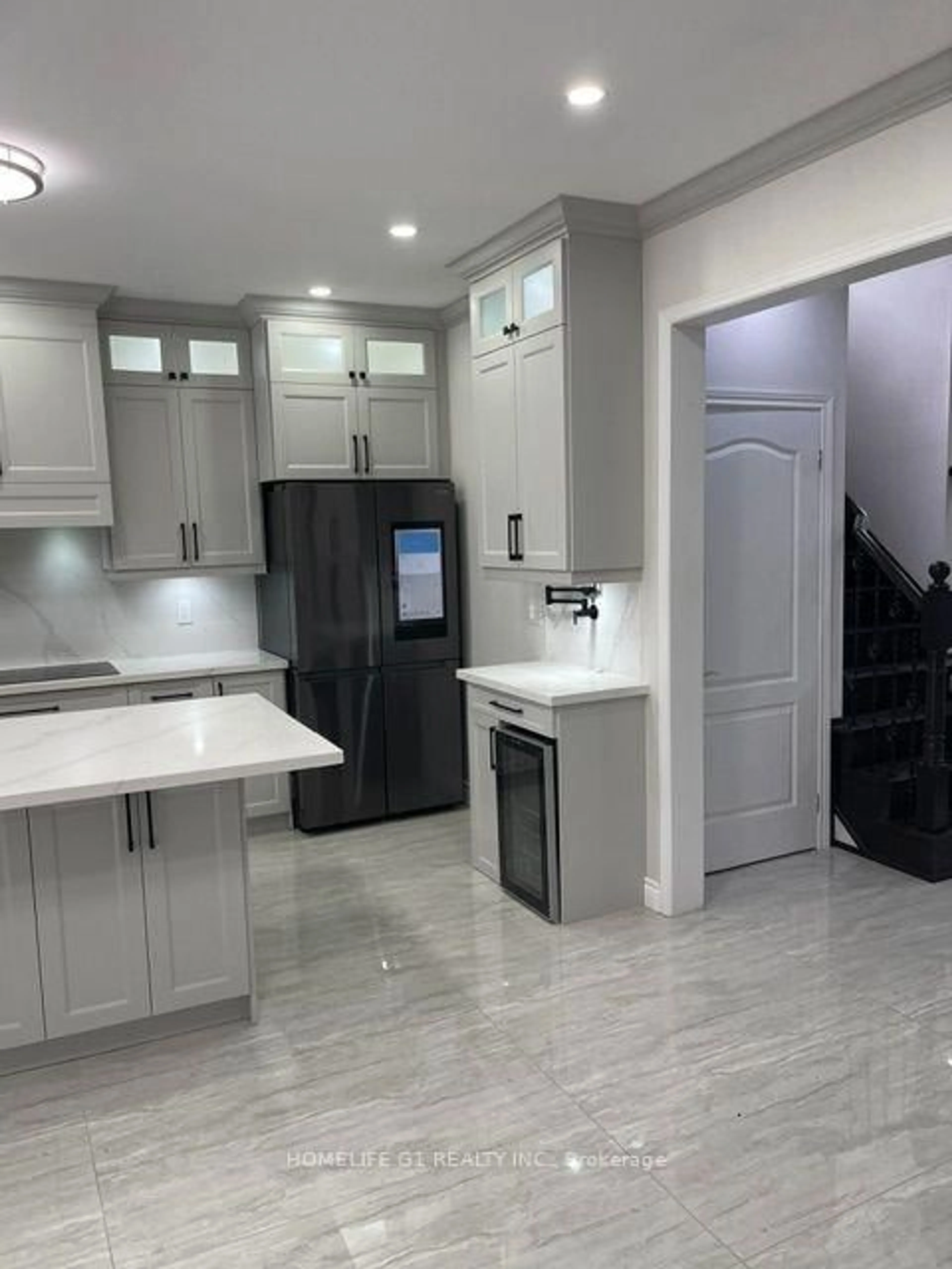 Contemporary kitchen, ceramic/tile floor for 11 Kistler St, Brampton Ontario L6R 0P7