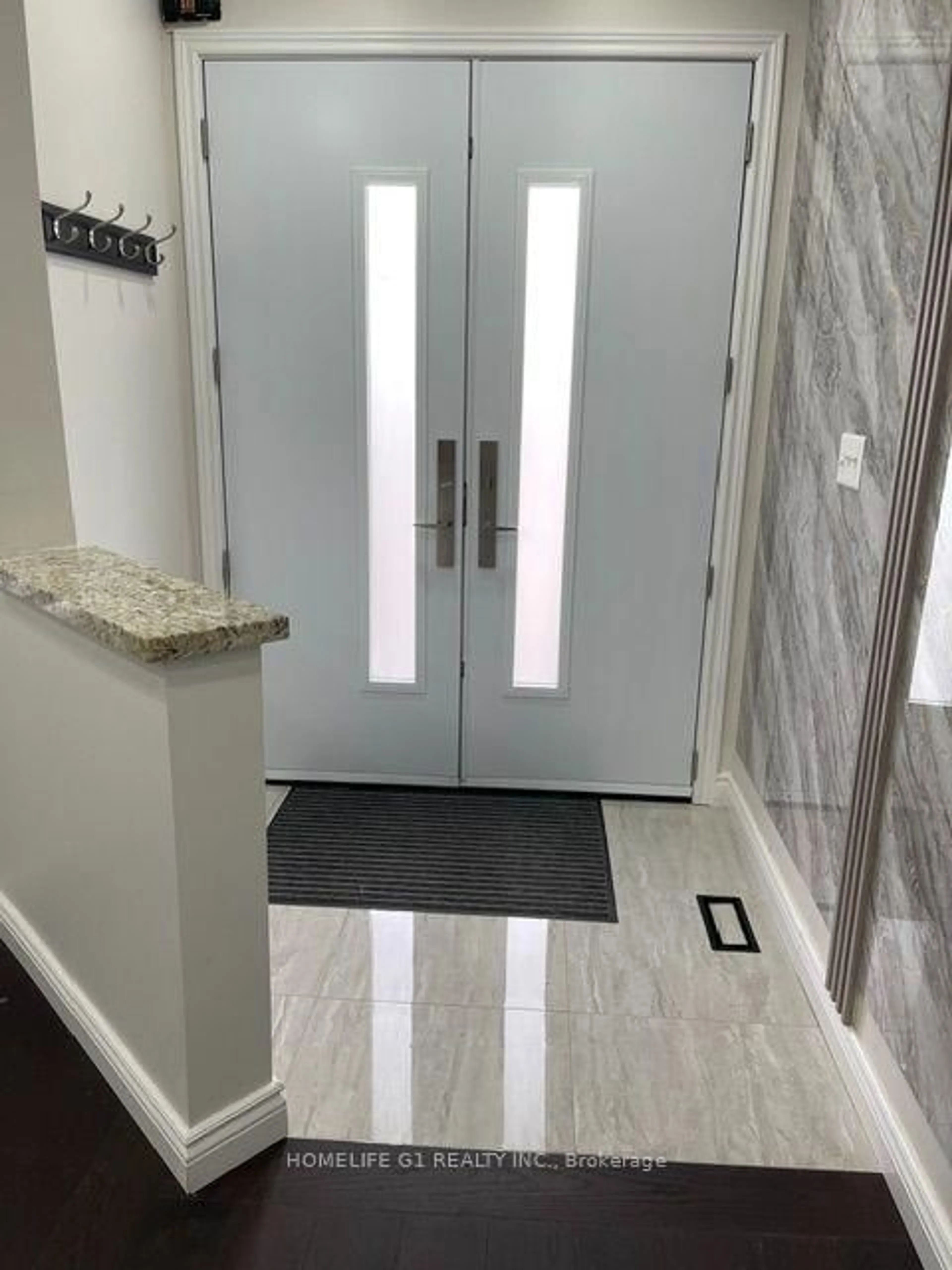 Indoor entryway for 11 Kistler St, Brampton Ontario L6R 0P7