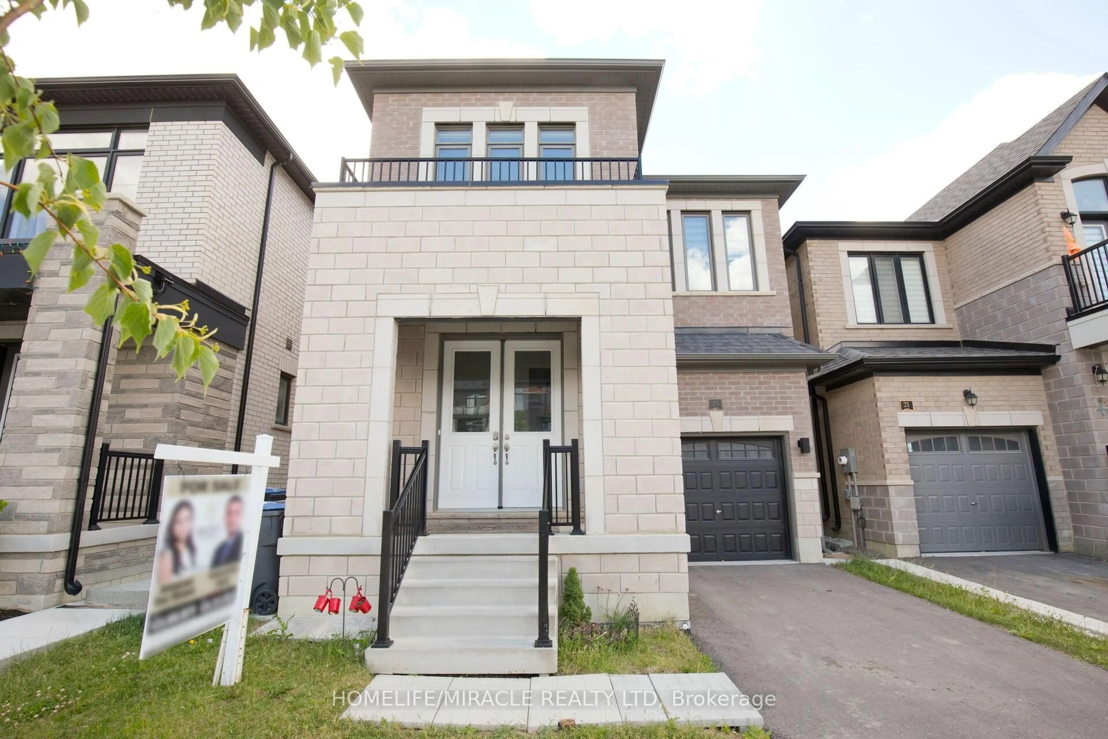 Home with brick exterior material, street for 23 Pattulo Dr, Caledon Ontario L7C 4L1