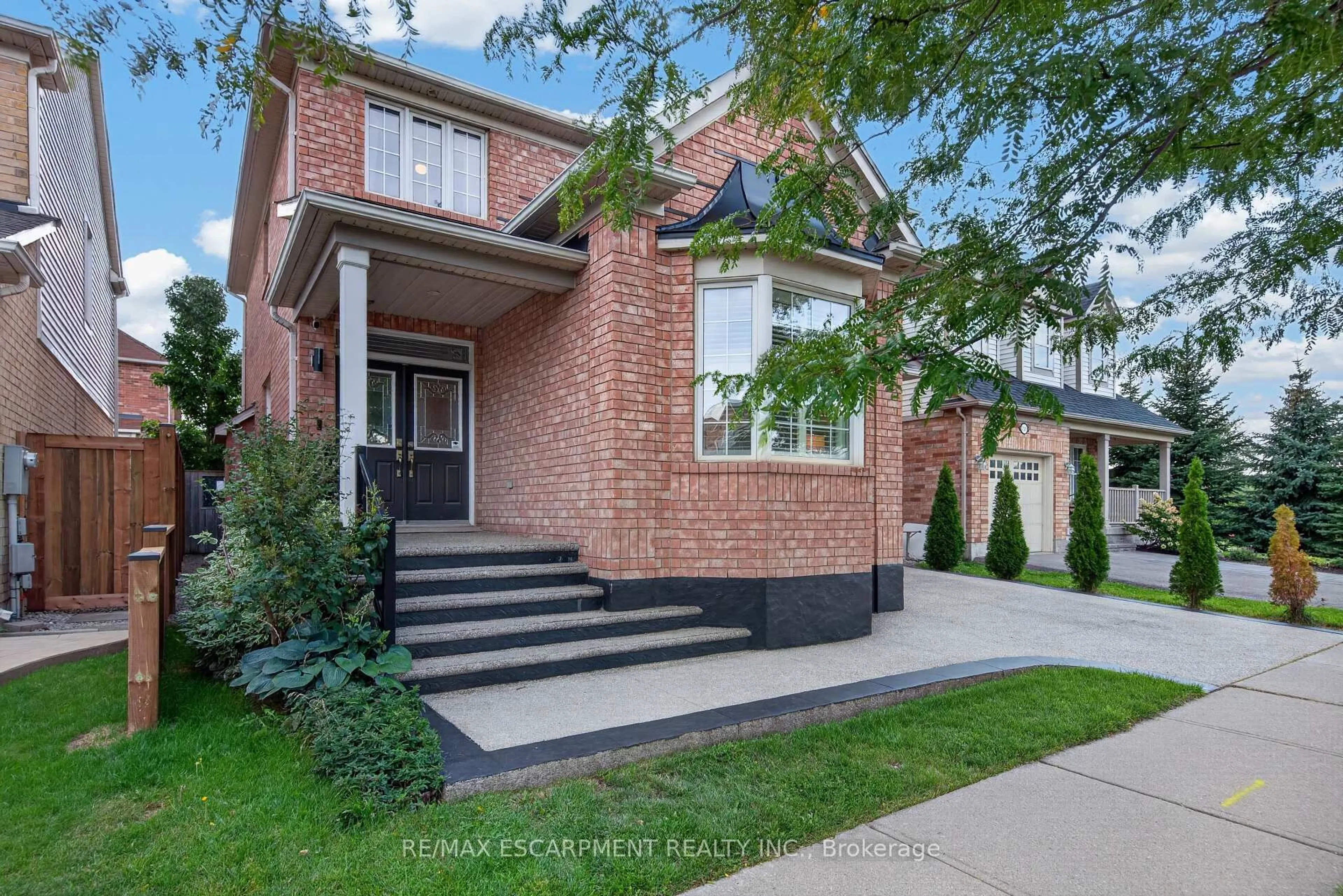 Home with brick exterior material, street for 755 Rayner Crt, Milton Ontario L9T 0P1