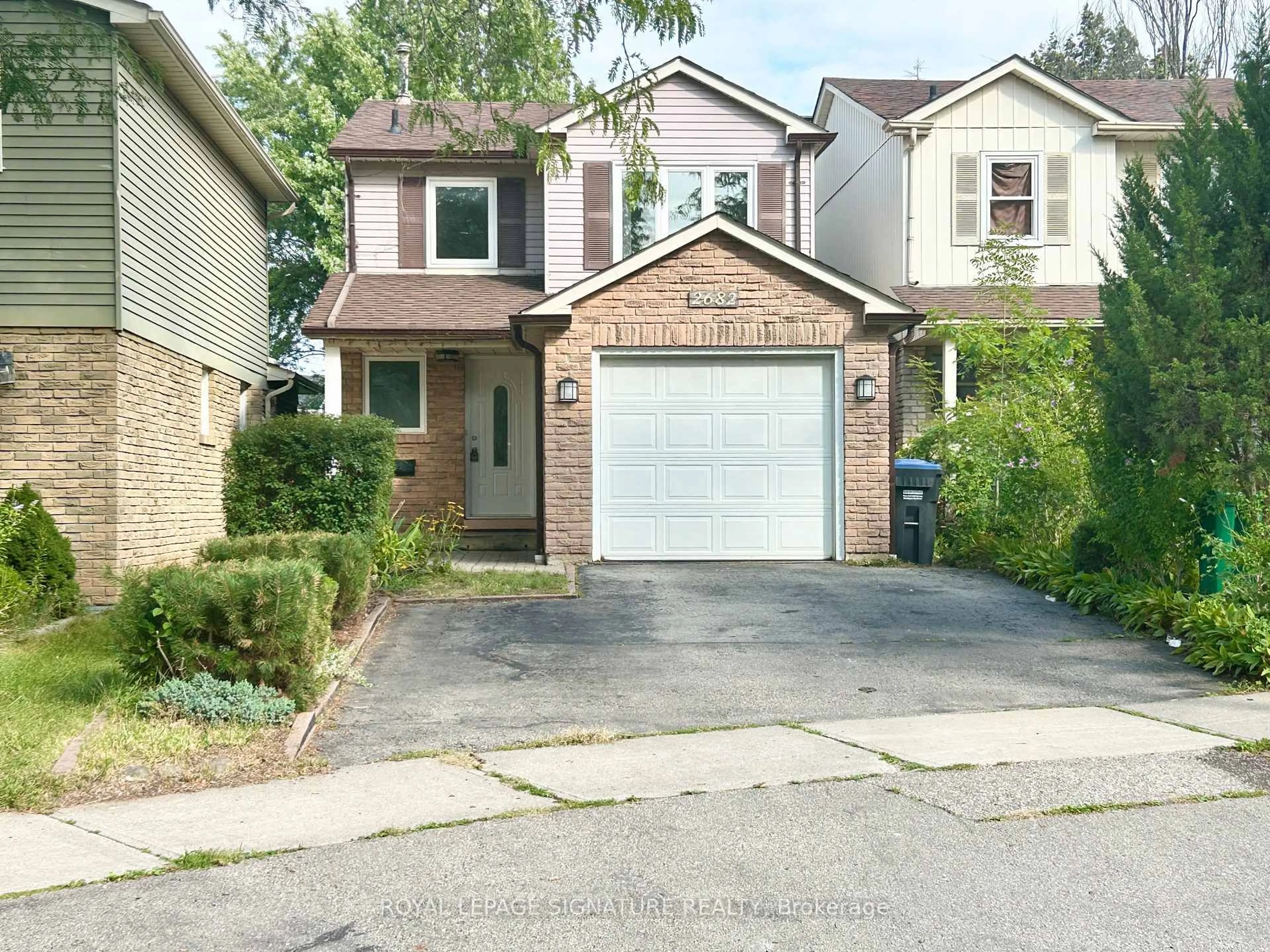 Home with brick exterior material, street for 2682 Romark Mews, Mississauga Ontario L5L 2Z4
