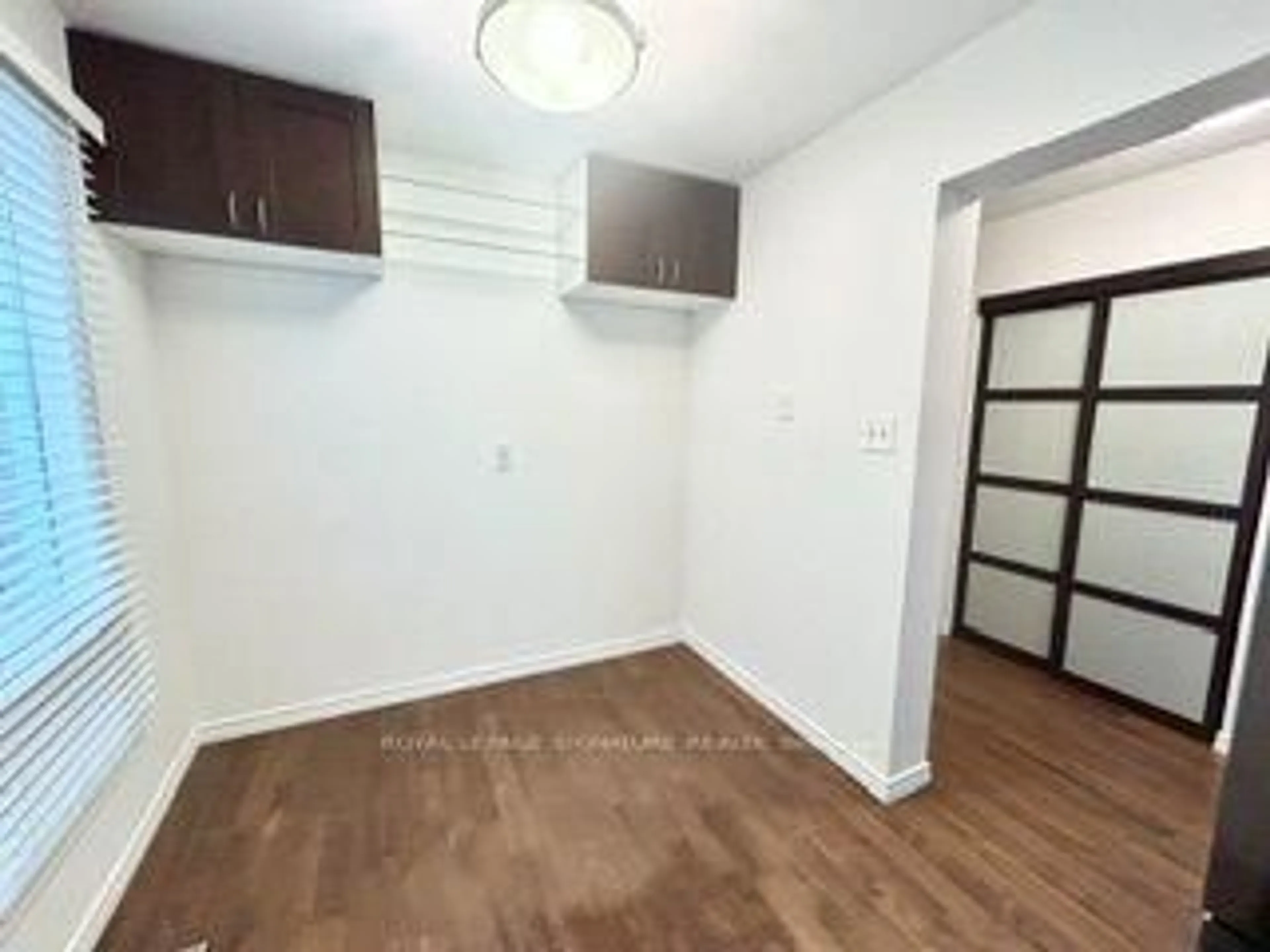 A pic of a room for 2682 Romark Mews, Mississauga Ontario L5L 2Z4
