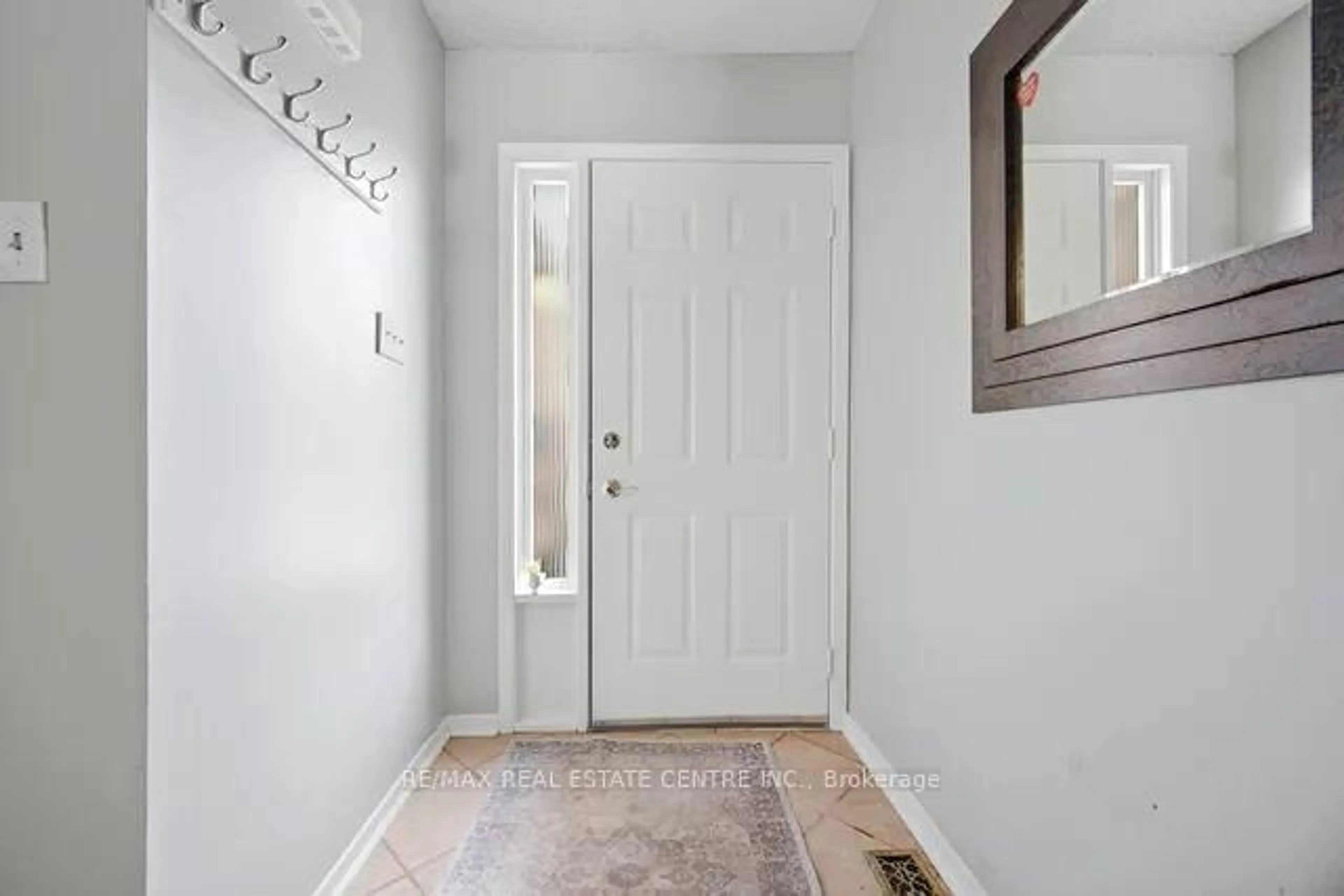 Indoor entryway for 3125 Fifth Line #34, Mississauga Ontario L5L 3S8