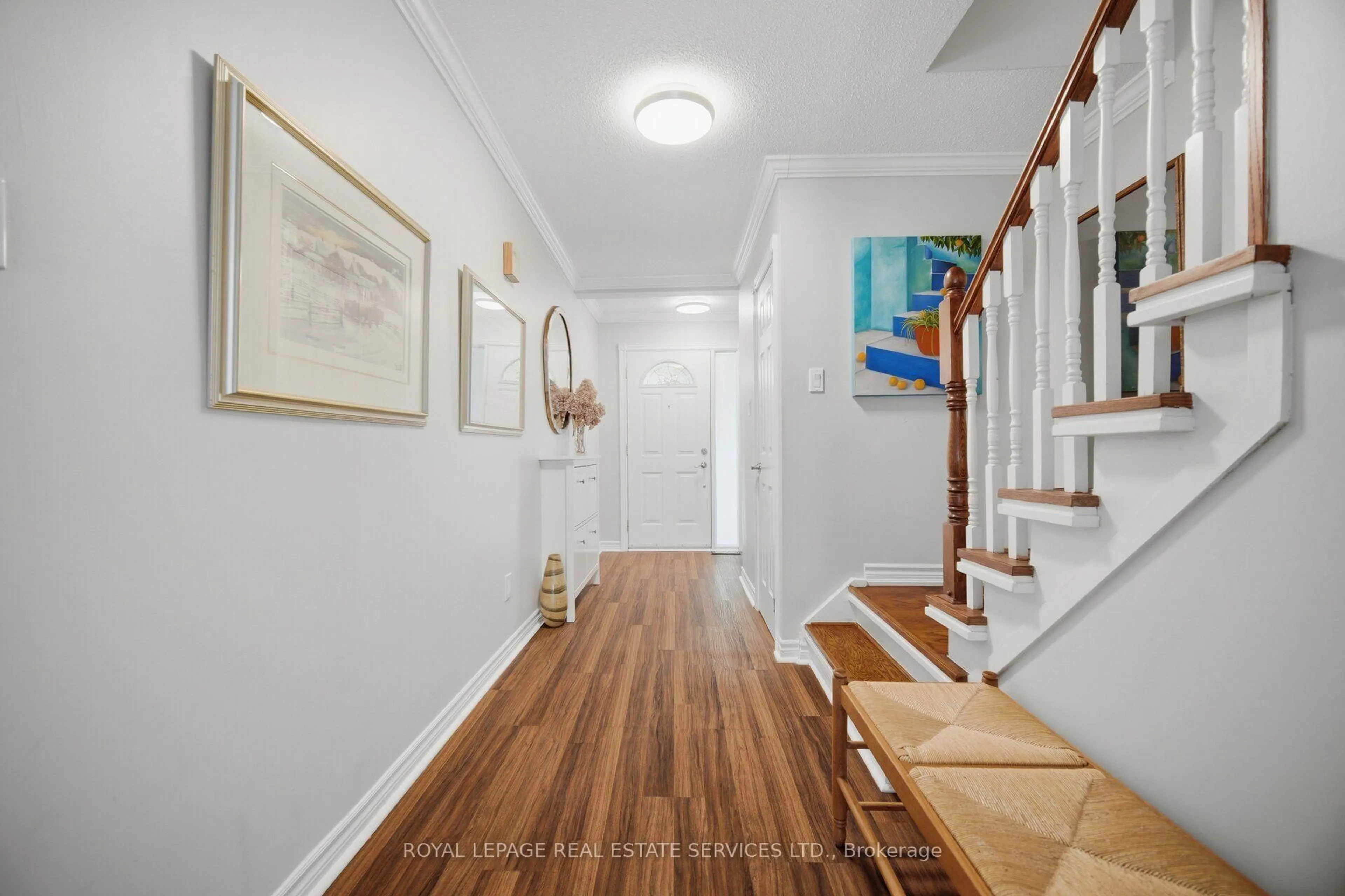 Indoor entryway for 750 Burnhamthorpe Rd #28, Mississauga Ontario L4Y 2X3