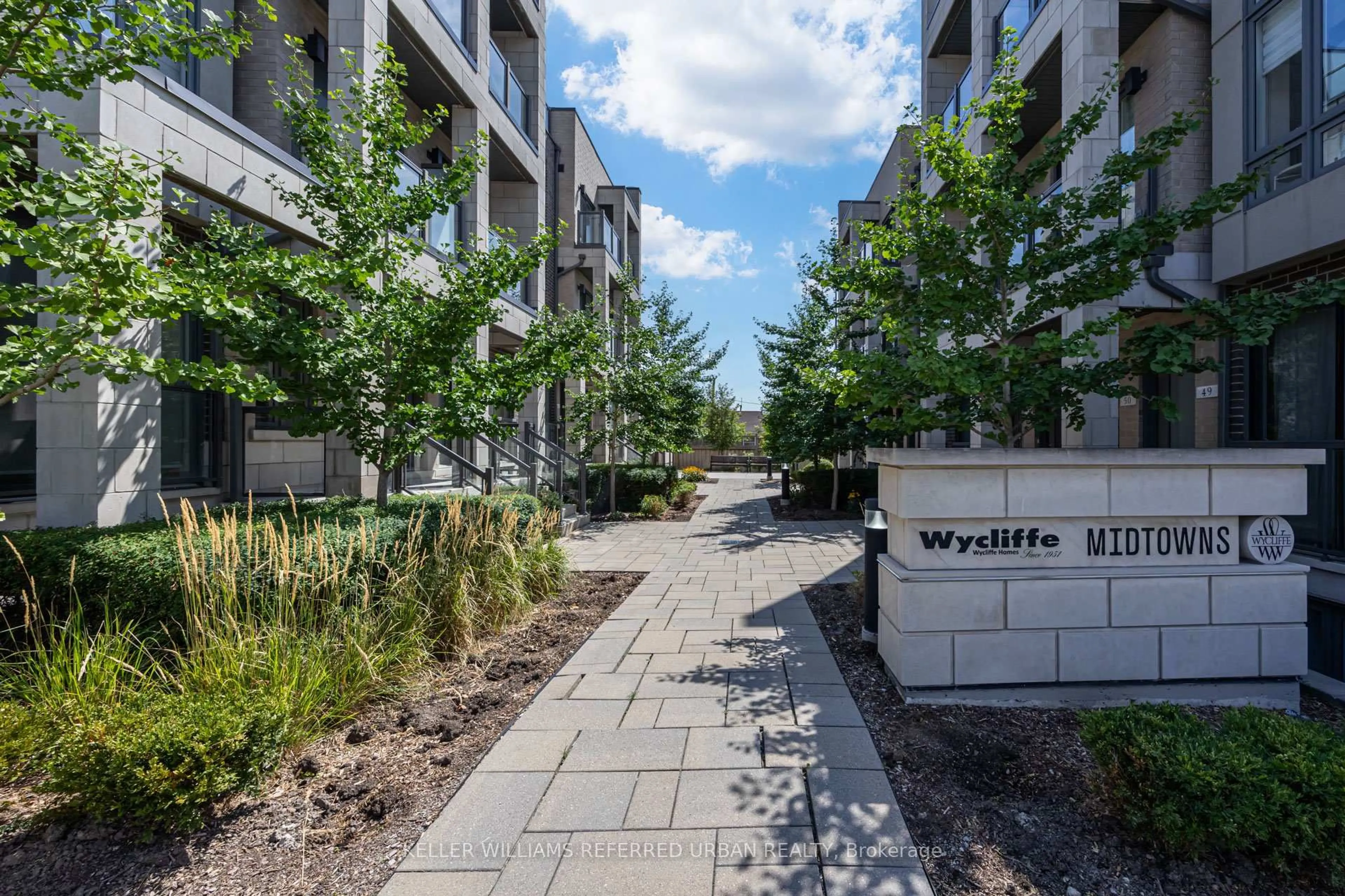 Patio, street for 719 Lawrence Ave #52, Toronto Ontario M6A 0C6