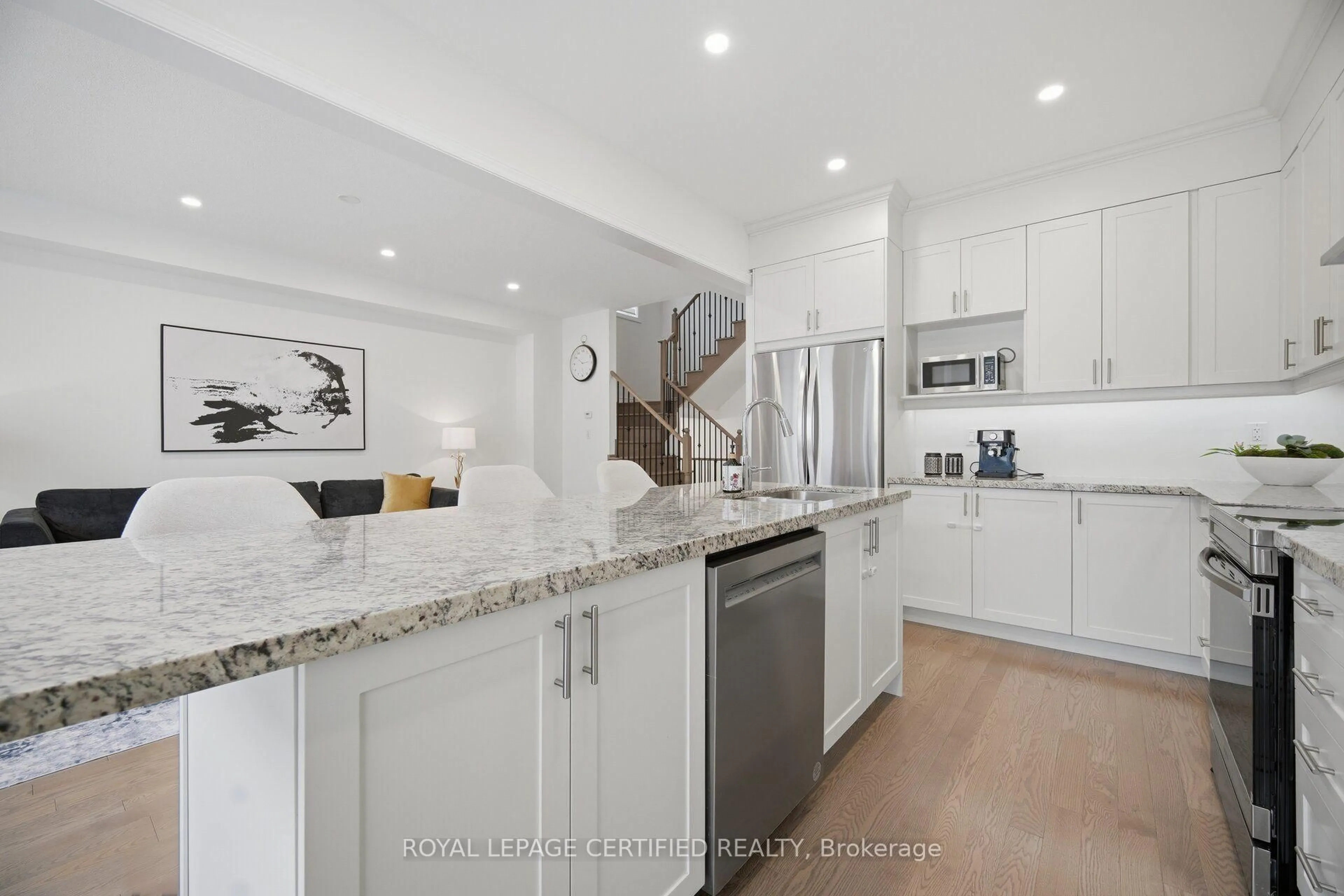 Open concept kitchen, ceramic/tile floor for 29 Lippa Dr, Caledon Ontario L7C 4M3