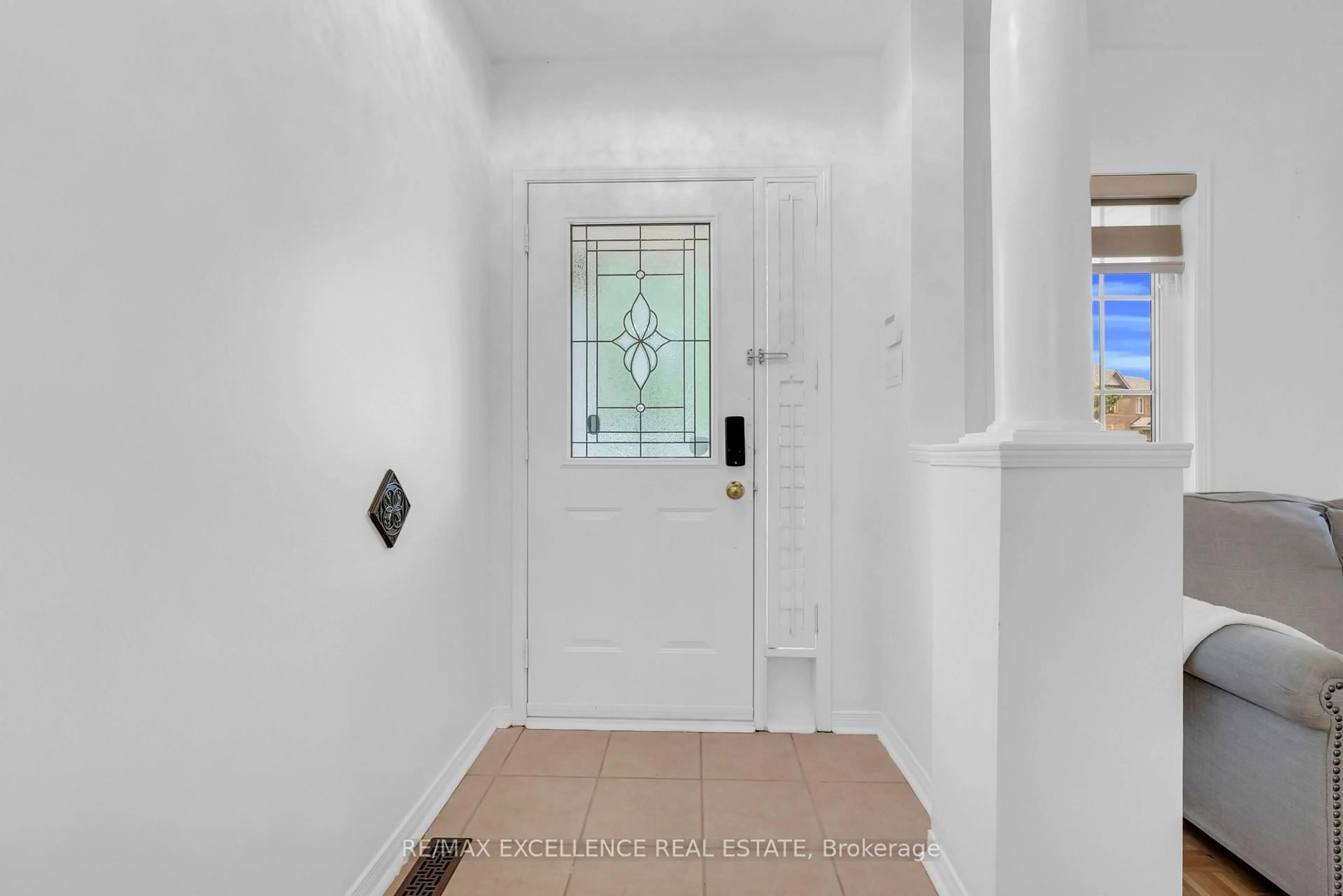Indoor entryway for 50 Jewel Cres, Brampton Ontario L6R 2P5