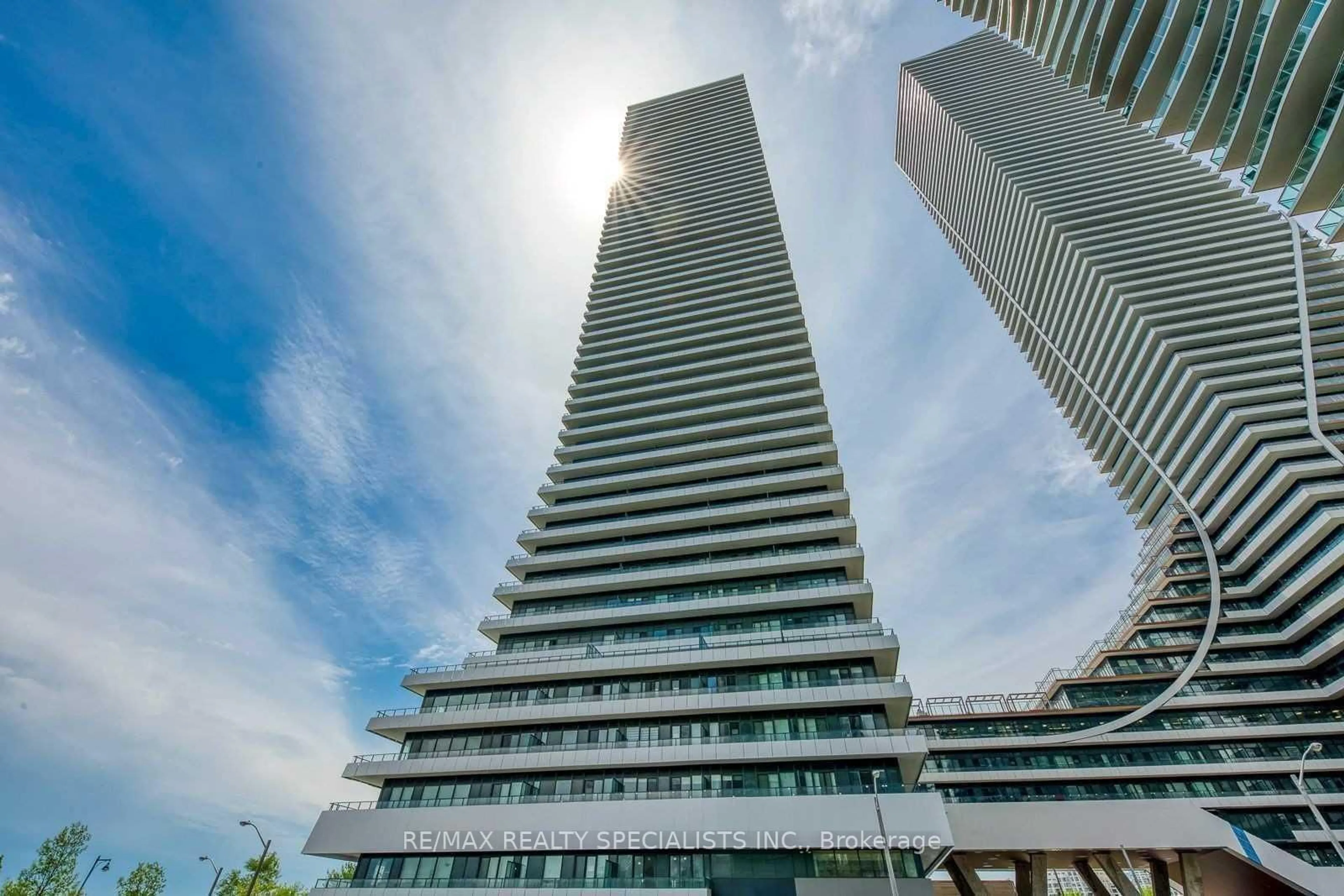Indoor foyer for 20 Shore Breeze Dr #321, Toronto Ontario M8V 0C7