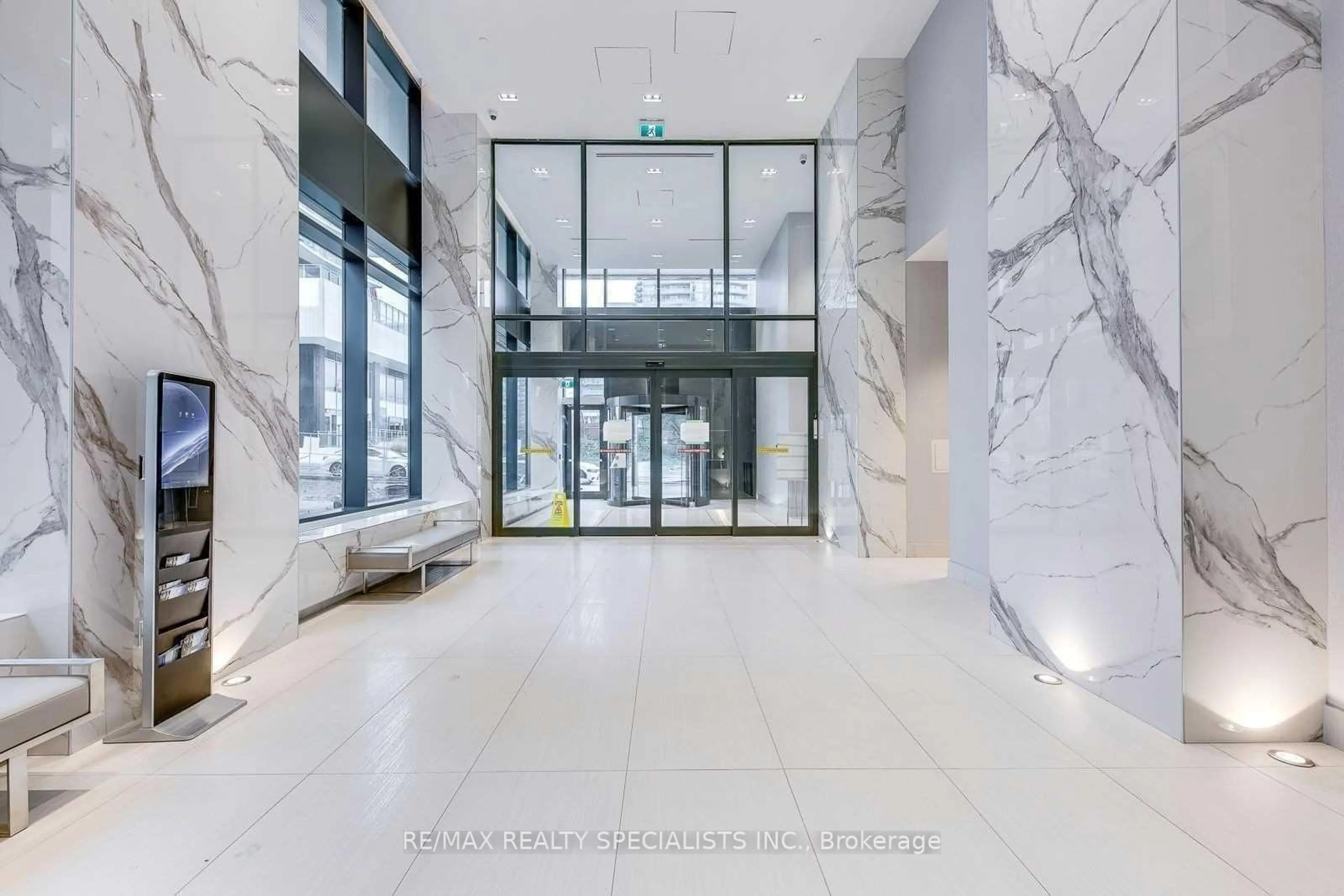 Indoor foyer for 20 Shore Breeze Dr #321, Toronto Ontario M8V 0C7