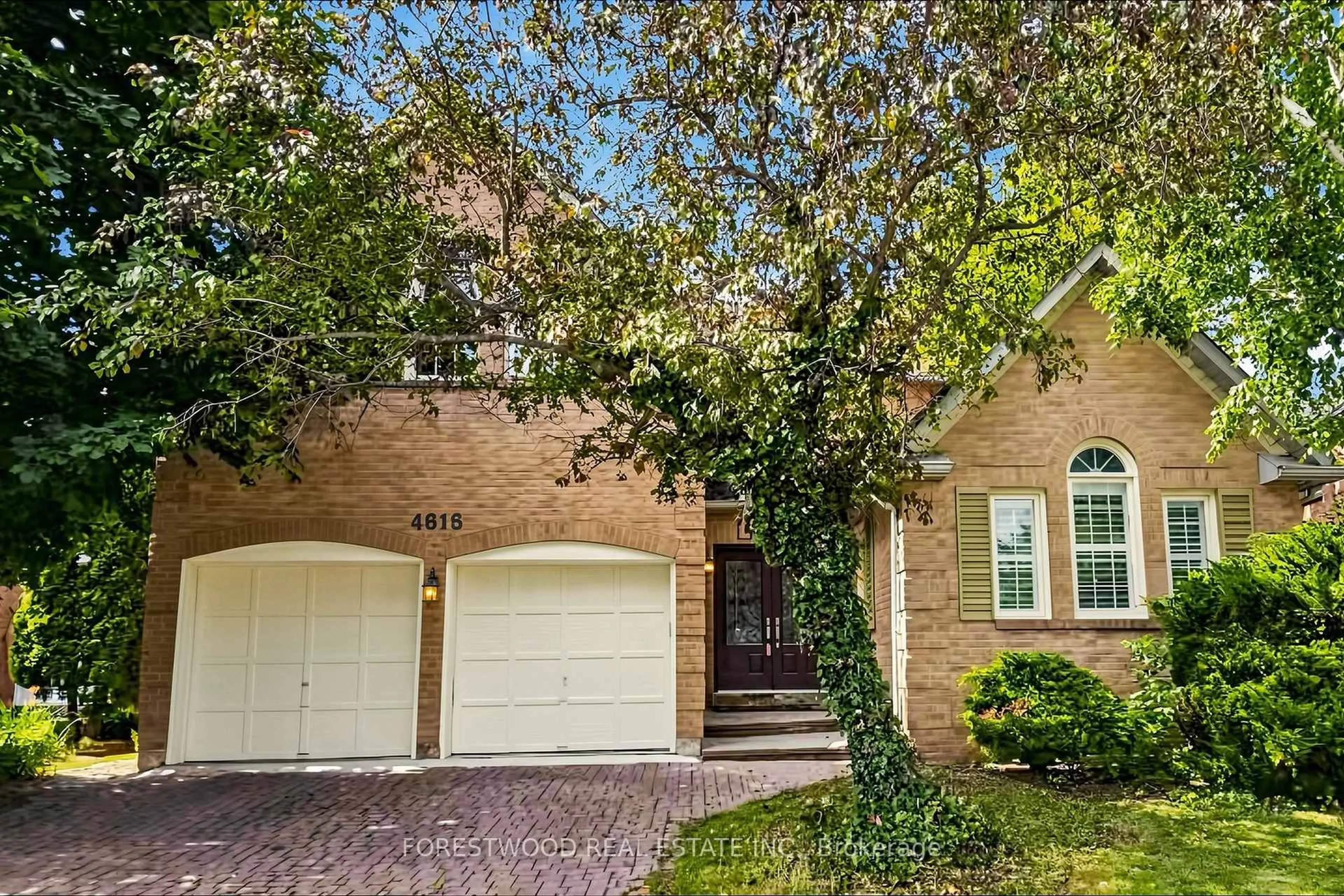 Home with brick exterior material, street for 4616 Inverness Blvd, Mississauga Ontario L5M 3L1