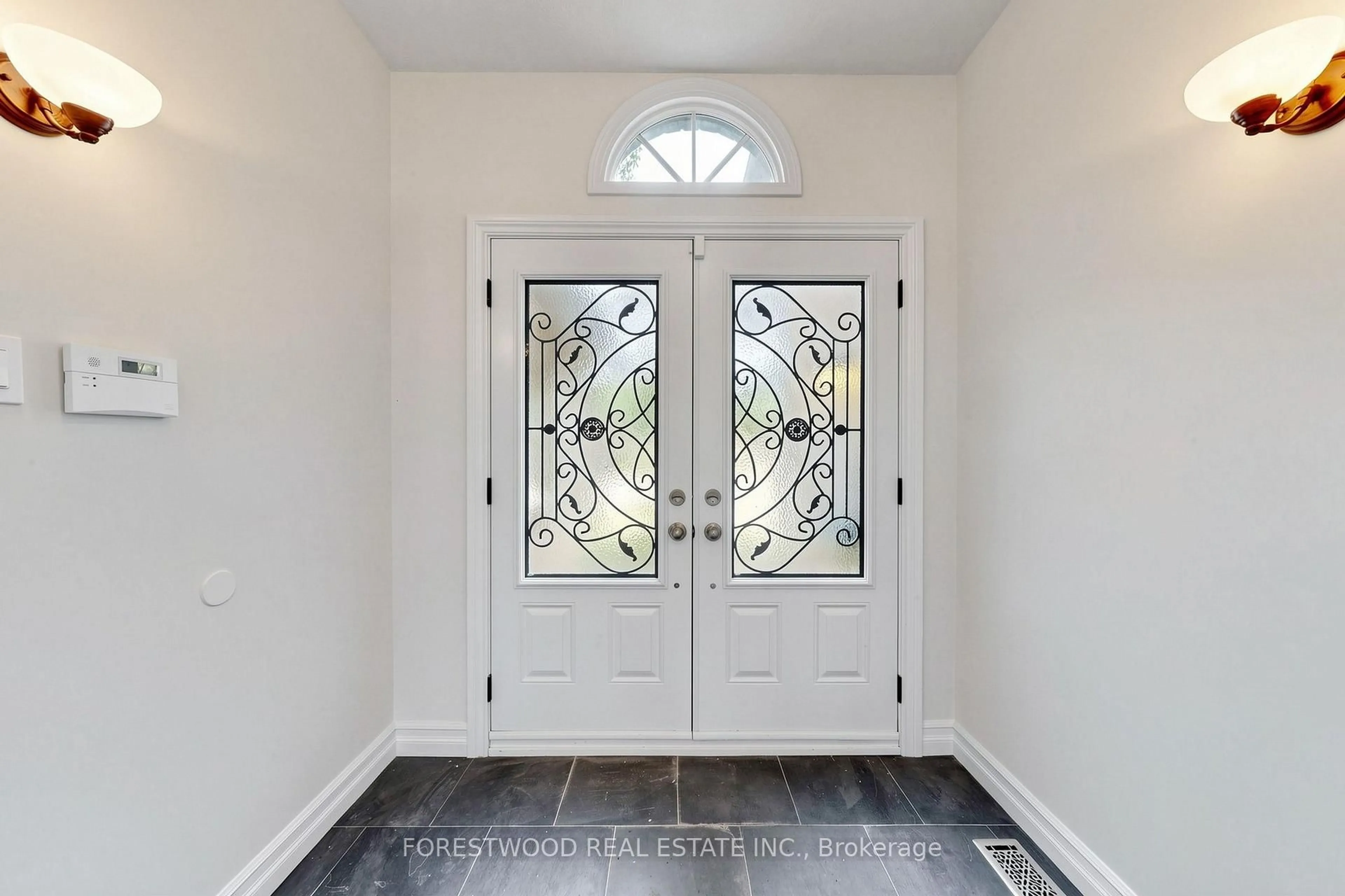 Indoor entryway for 4616 Inverness Blvd, Mississauga Ontario L5M 3L1