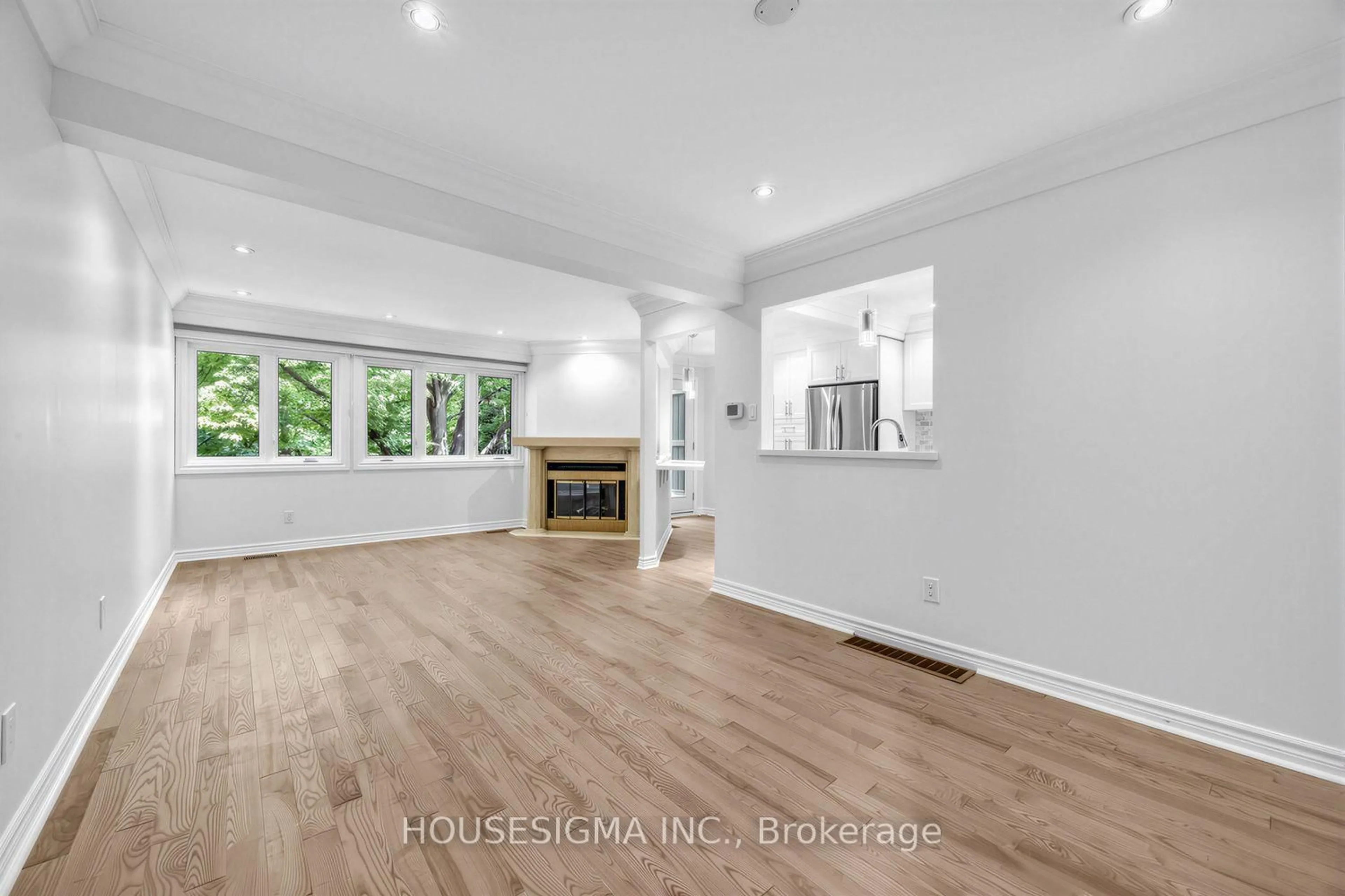 Unknown for 2199 Burnhamthorpe Rd #7, Mississauga Ontario L5L 5M7
