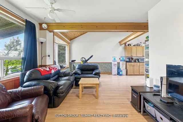 8555 Heritage Rd, Brampton 3