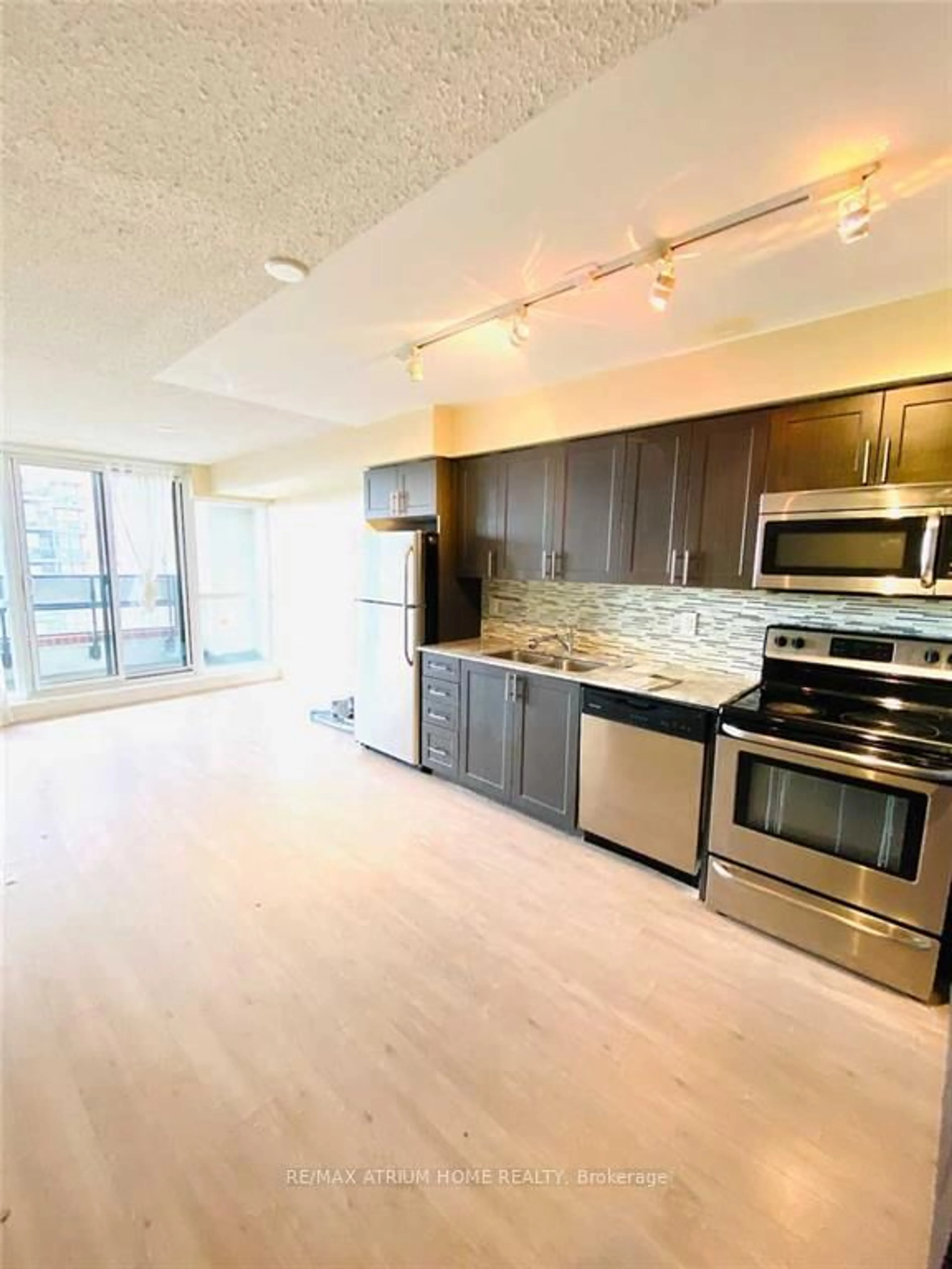 Unknown for 800 Lawrence Ave #1818, Toronto Ontario M6A 1C3