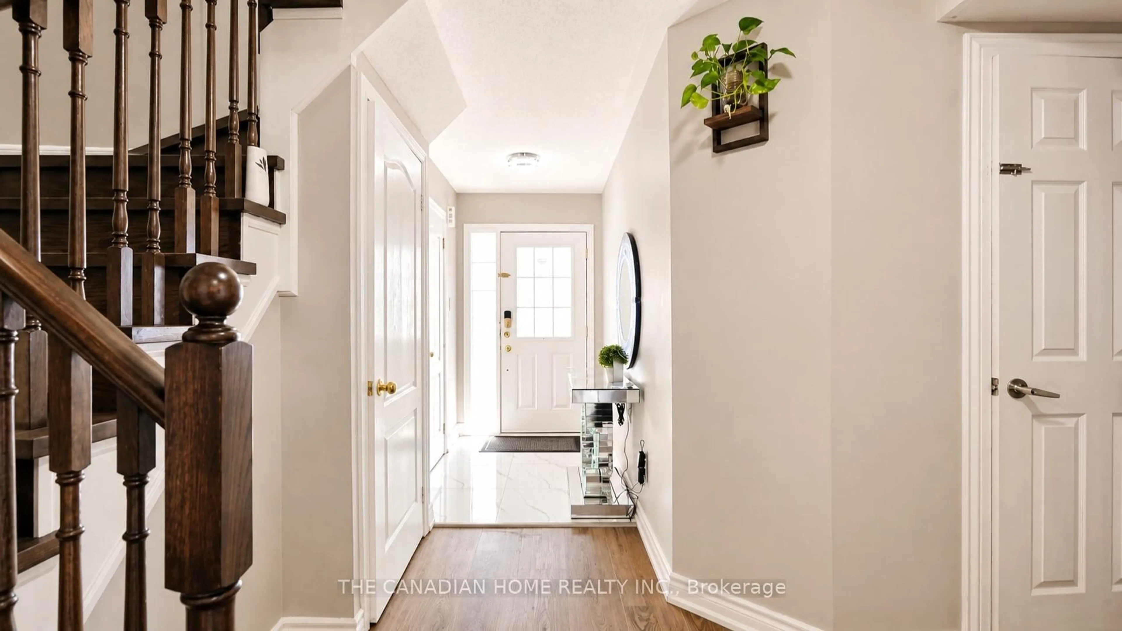 Indoor entryway for 124 Tomabrook Cres, Brampton Ontario L6R 0V5
