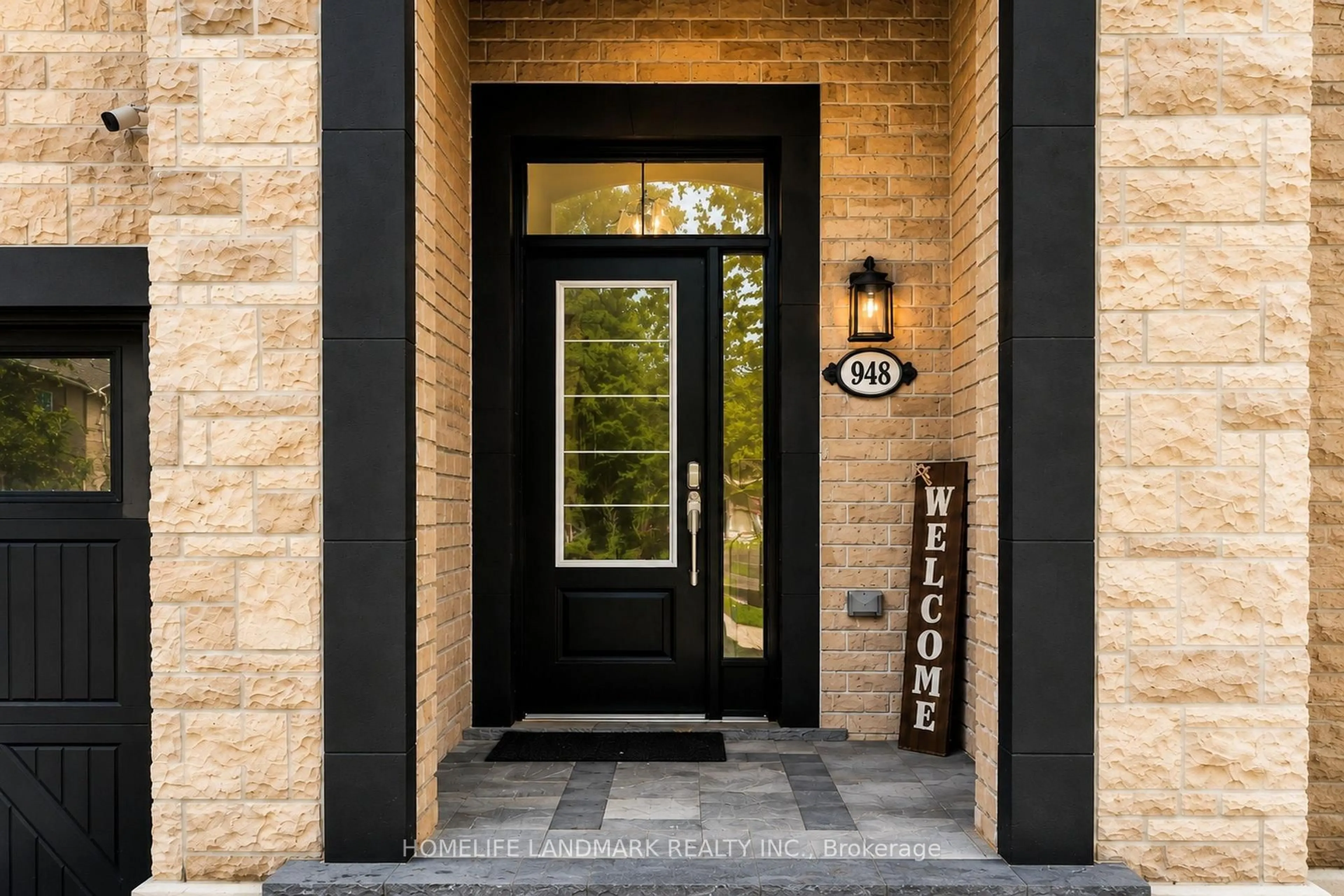 Indoor entryway for 948 Kelman Crt, Milton Ontario L9T 2Y4