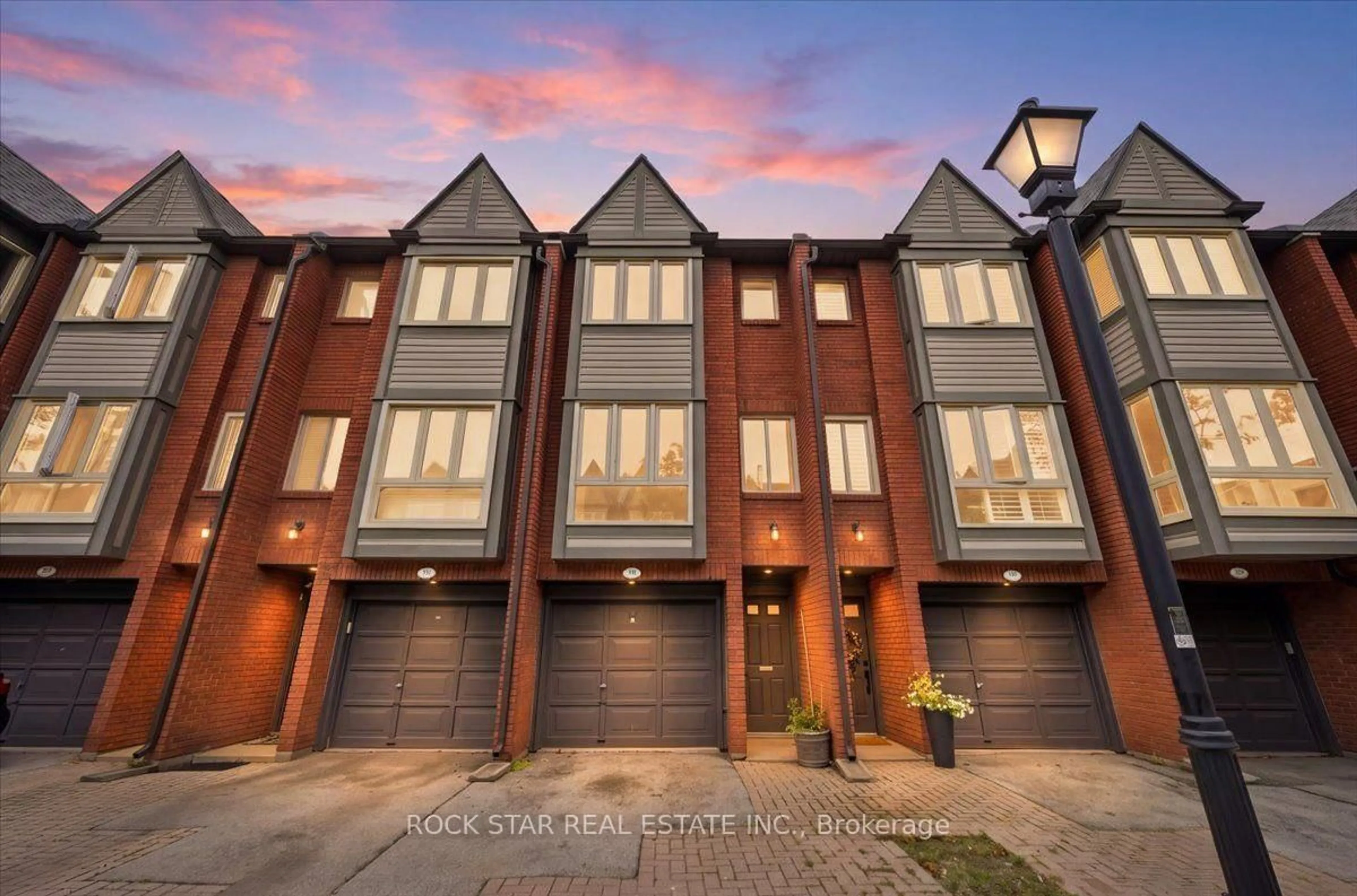 Home with brick exterior material, street for 895 Maple Ave #331, Burlington Ontario L7S 2H7