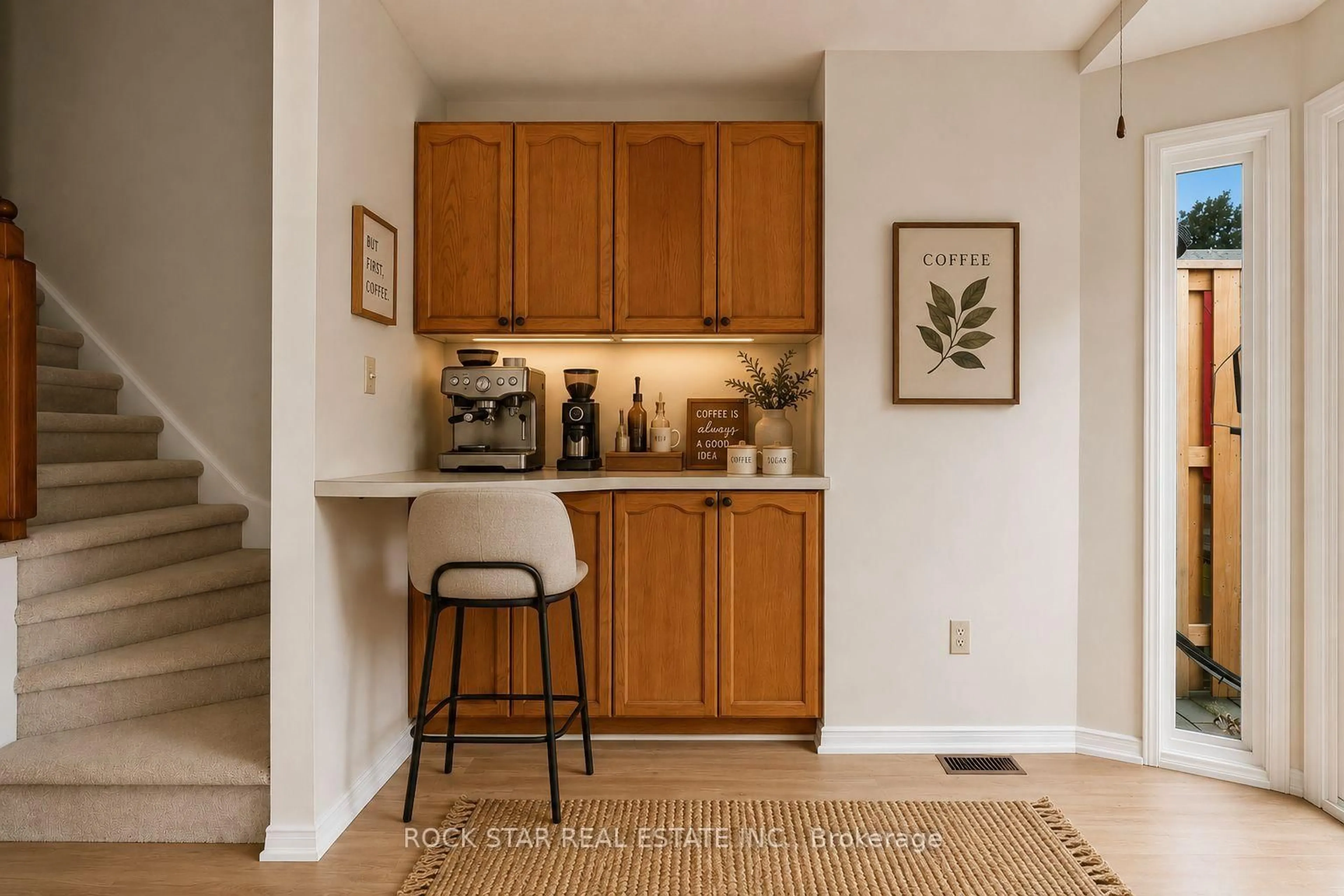 Unknown for 895 Maple Ave #331, Burlington Ontario L7S 2H7