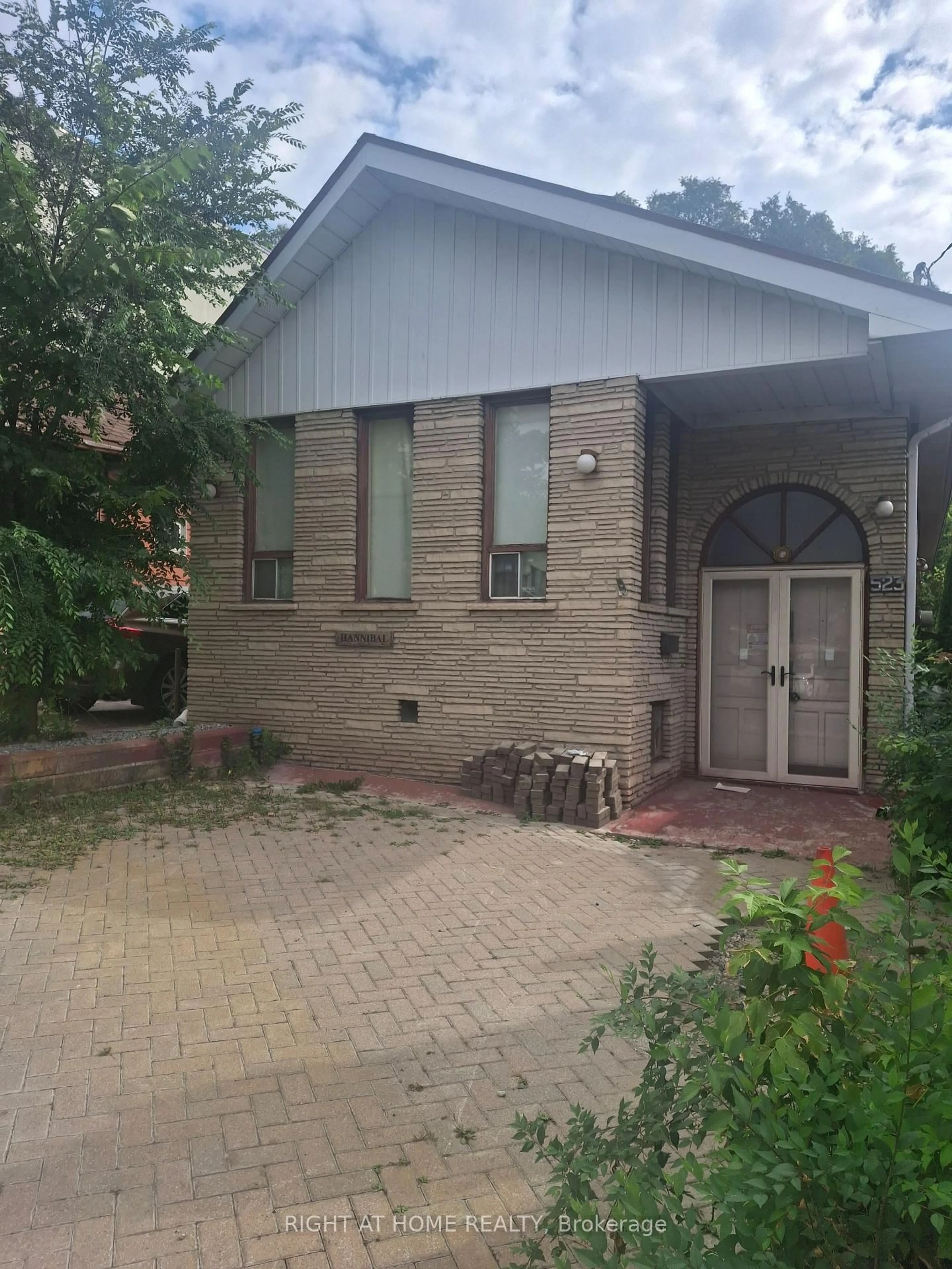 Home with brick exterior material, building for 523 Caledonia Rd, Toronto Ontario M6E 4V3