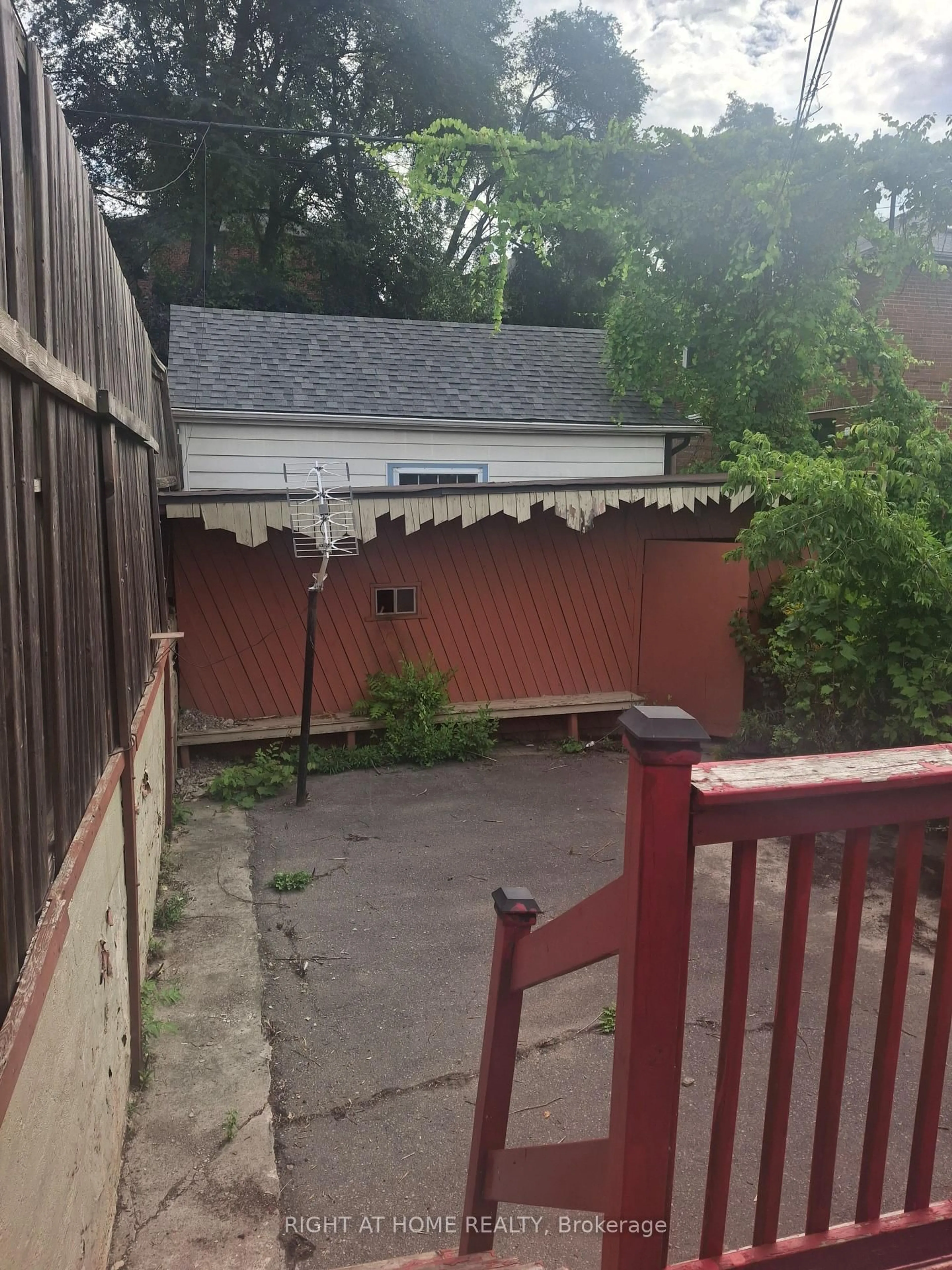 Patio, street for 523 Caledonia Rd, Toronto Ontario M6E 4V3