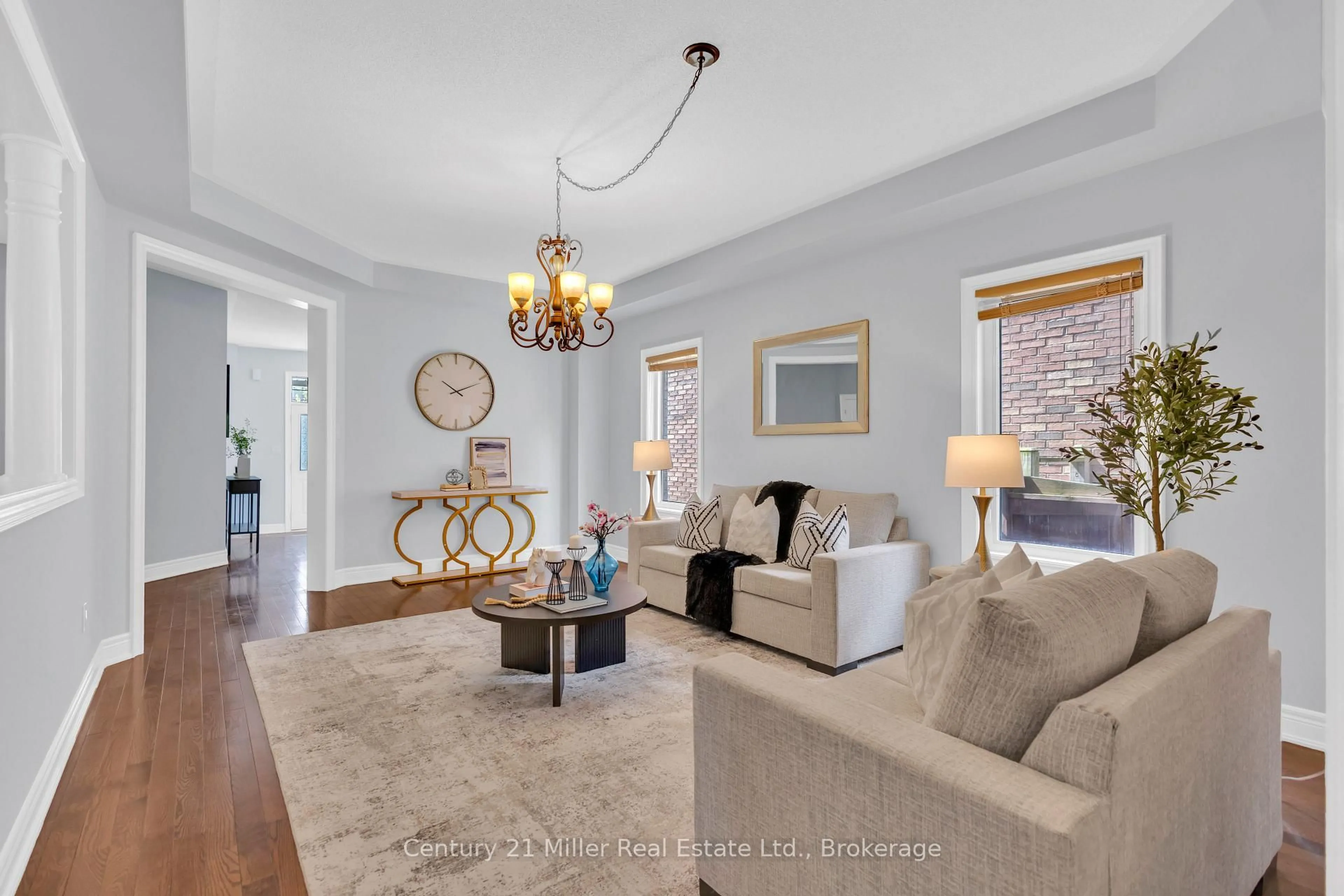 Living room with furniture, unknown for 2241 Adirondak Tr, Oakville Ontario L6M 4W4