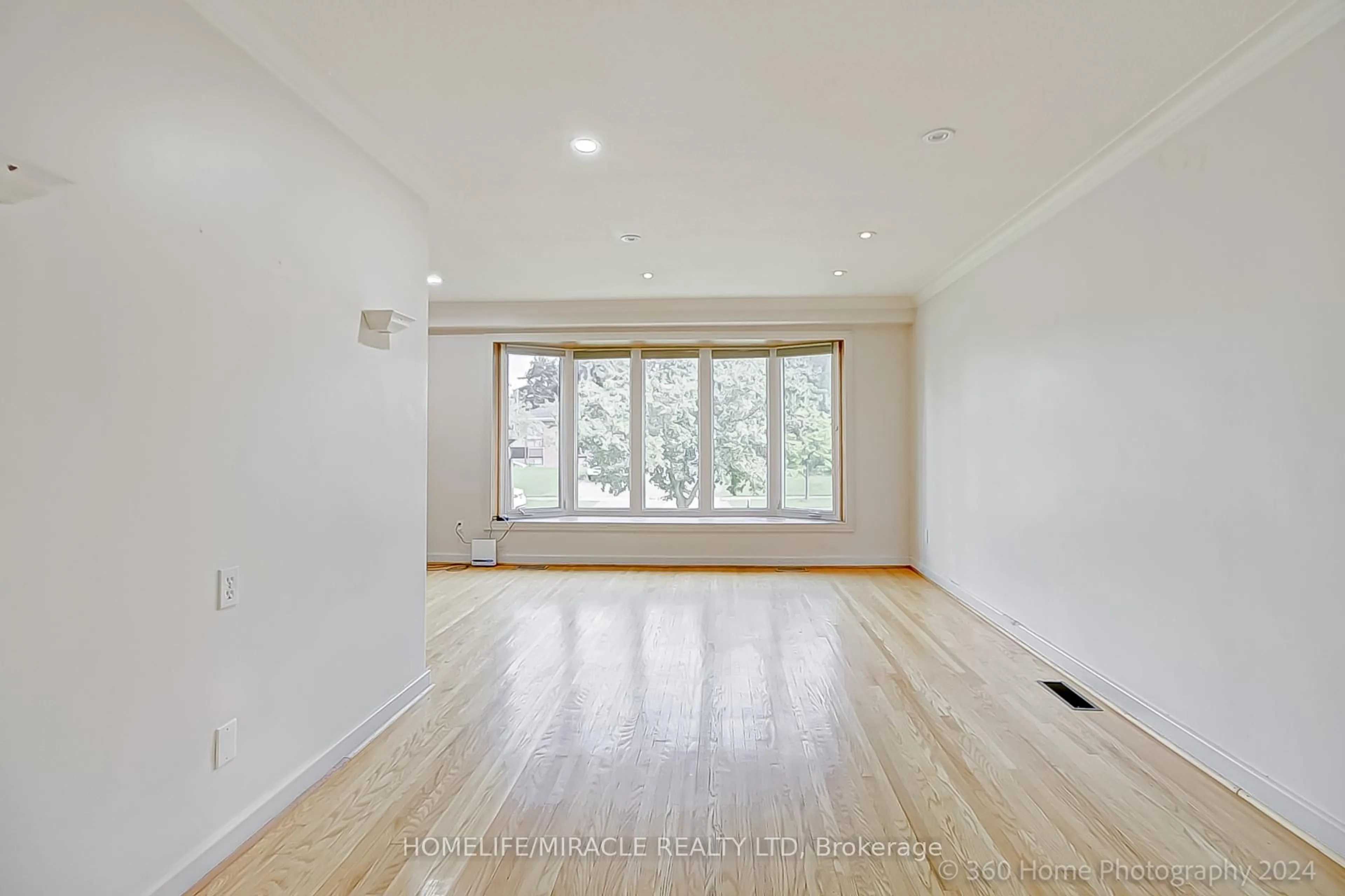 A pic of a room for 30 Fallowfield Rd, Toronto Ontario M9W 2W2