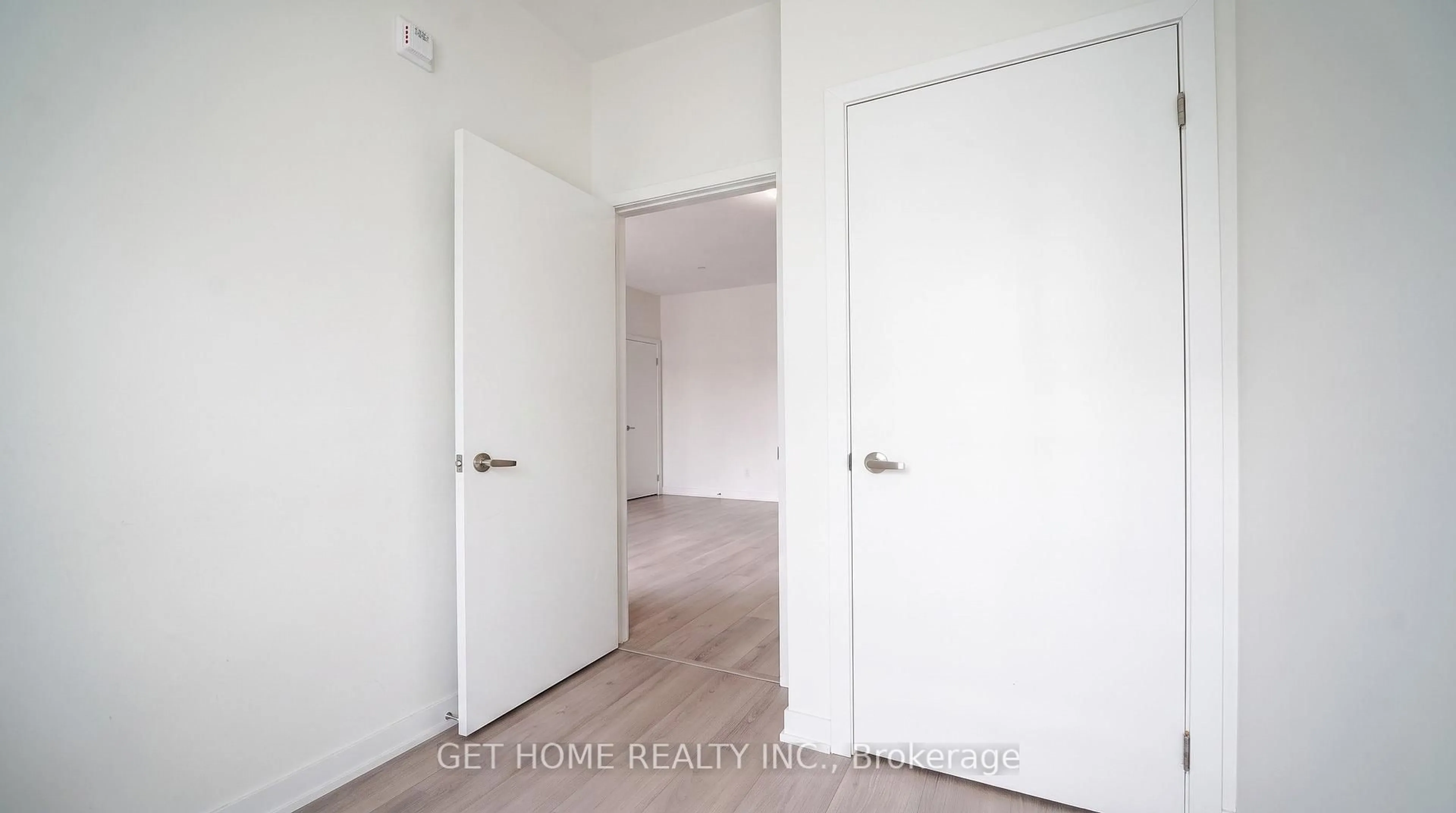 A pic of a room for 3415 Ridgeway Dr #5, Mississauga Ontario L5L 6T5