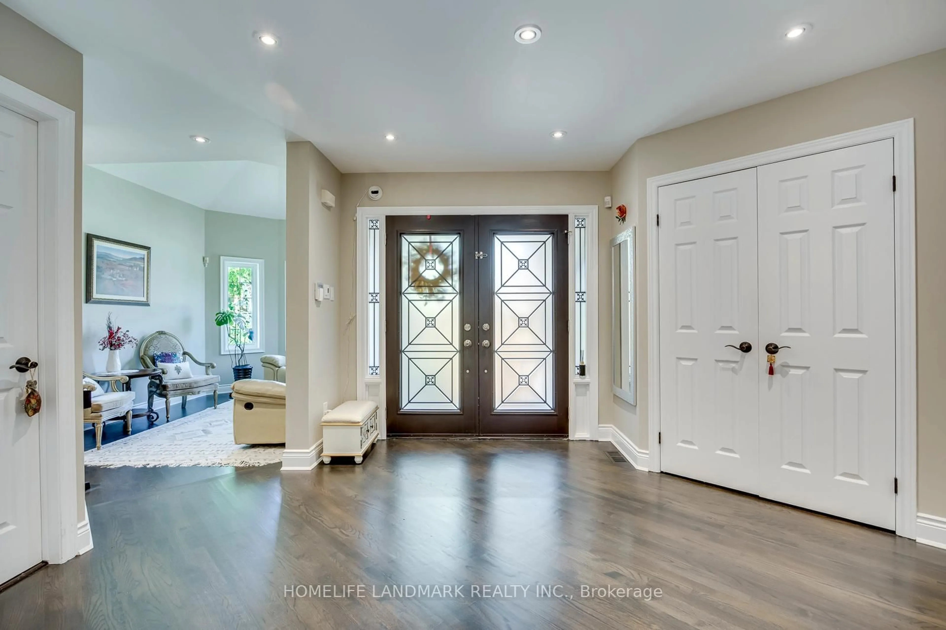 Indoor entryway for 1248 Bowman Dr, Oakville Ontario L6M 3J5