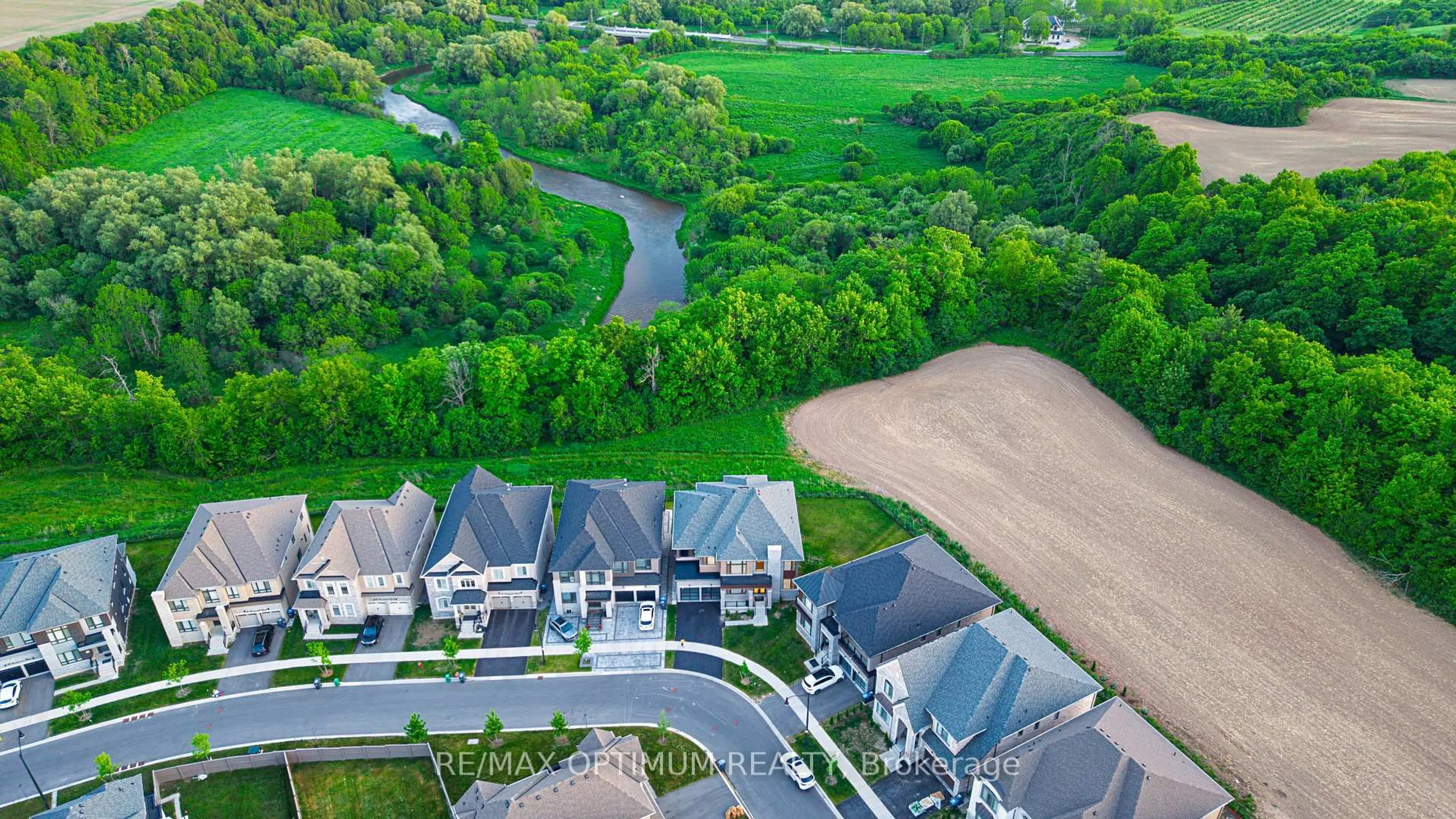 A pic from outside/outdoor area/front of a property/back of a property/a pic from drone, water/lake/river/ocean view for 78 Dairymaid Rd, Brampton Ontario L6X 5R9