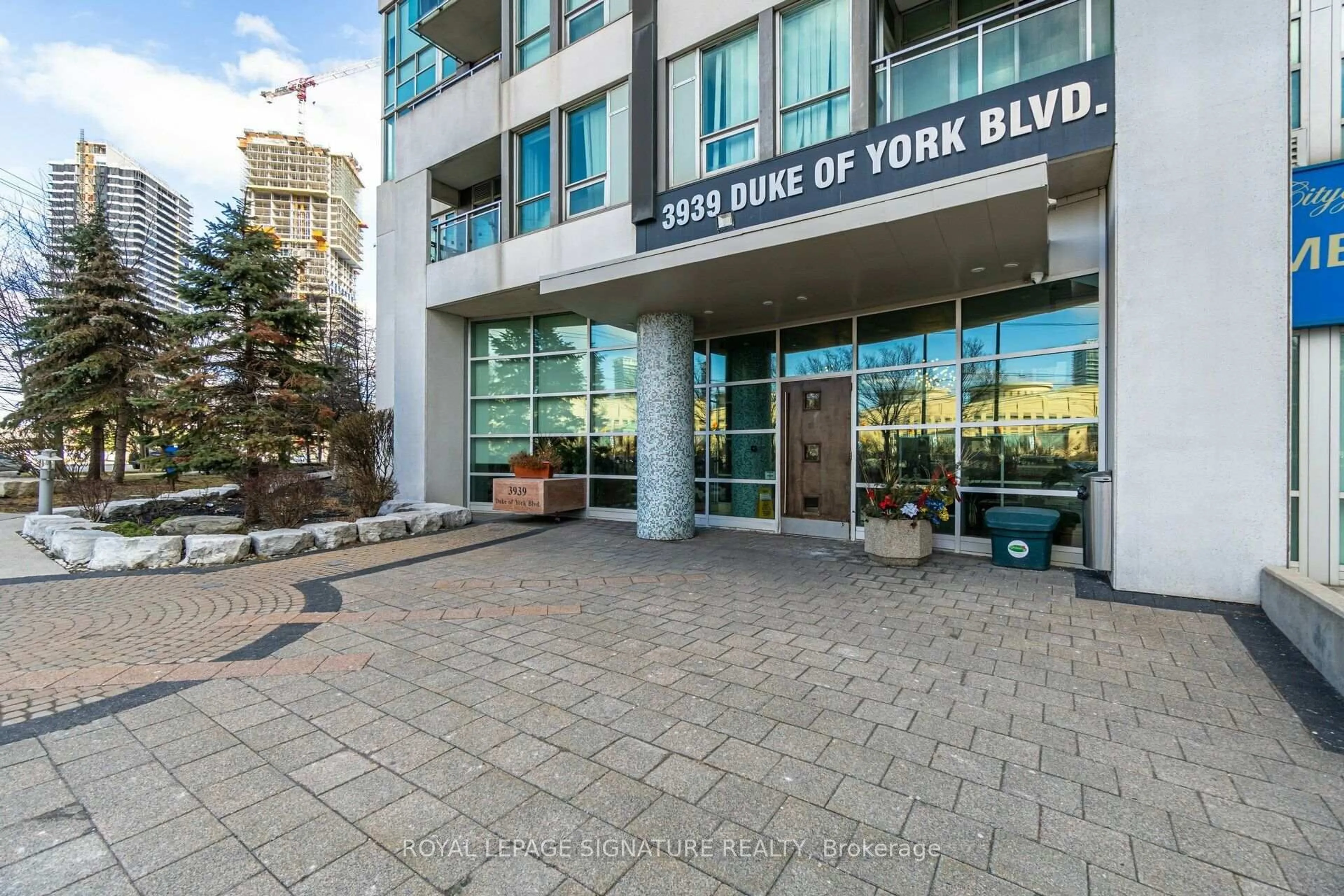 Indoor foyer for 3939 Duke of York Blvd #3106, Mississauga Ontario L5B 4N2