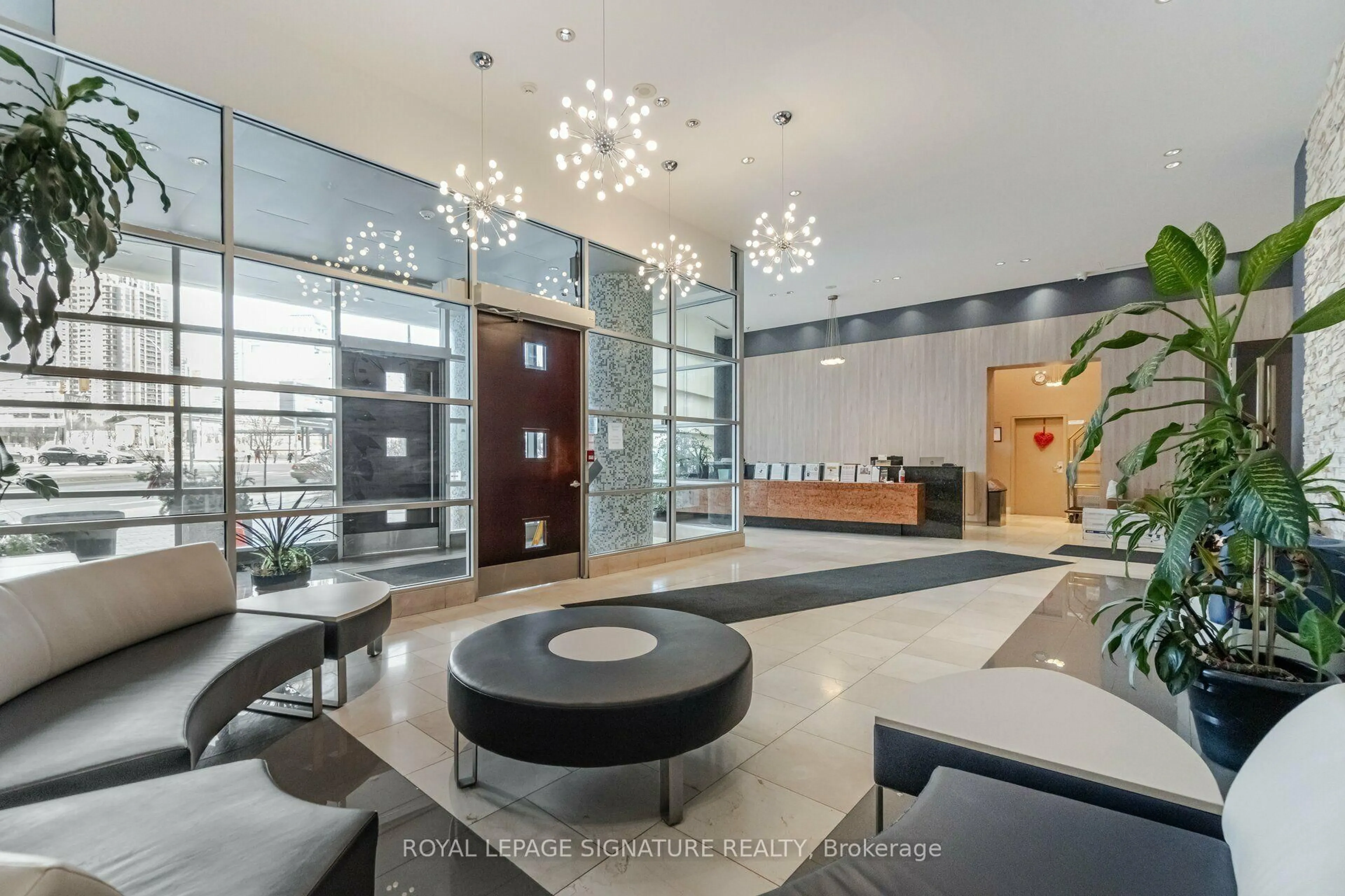 Lobby for 3939 Duke of York Blvd #3106, Mississauga Ontario L5B 4N2