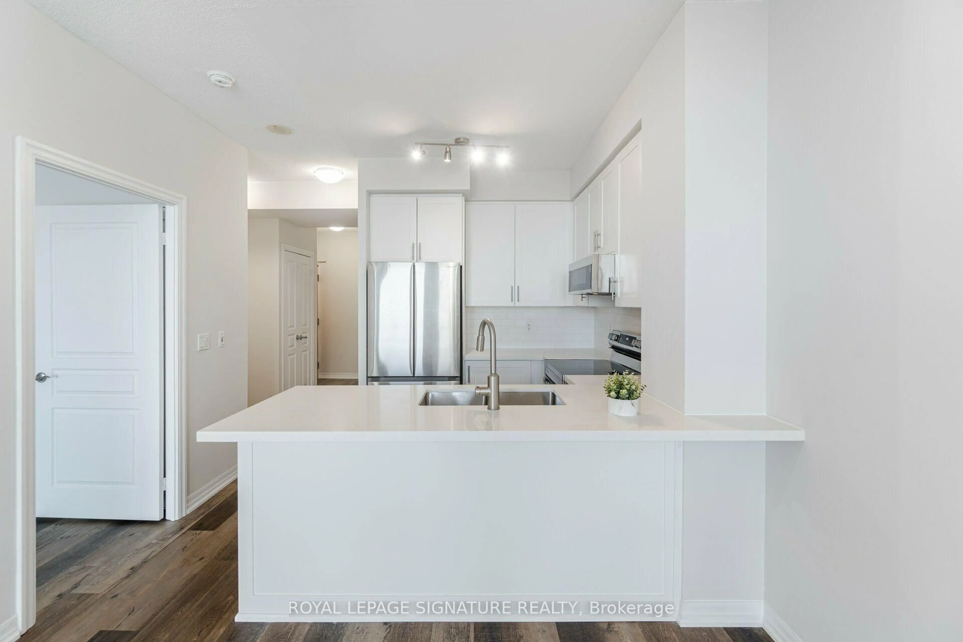 Open concept kitchen, unknown for 3939 Duke of York Blvd #3106, Mississauga Ontario L5B 4N2