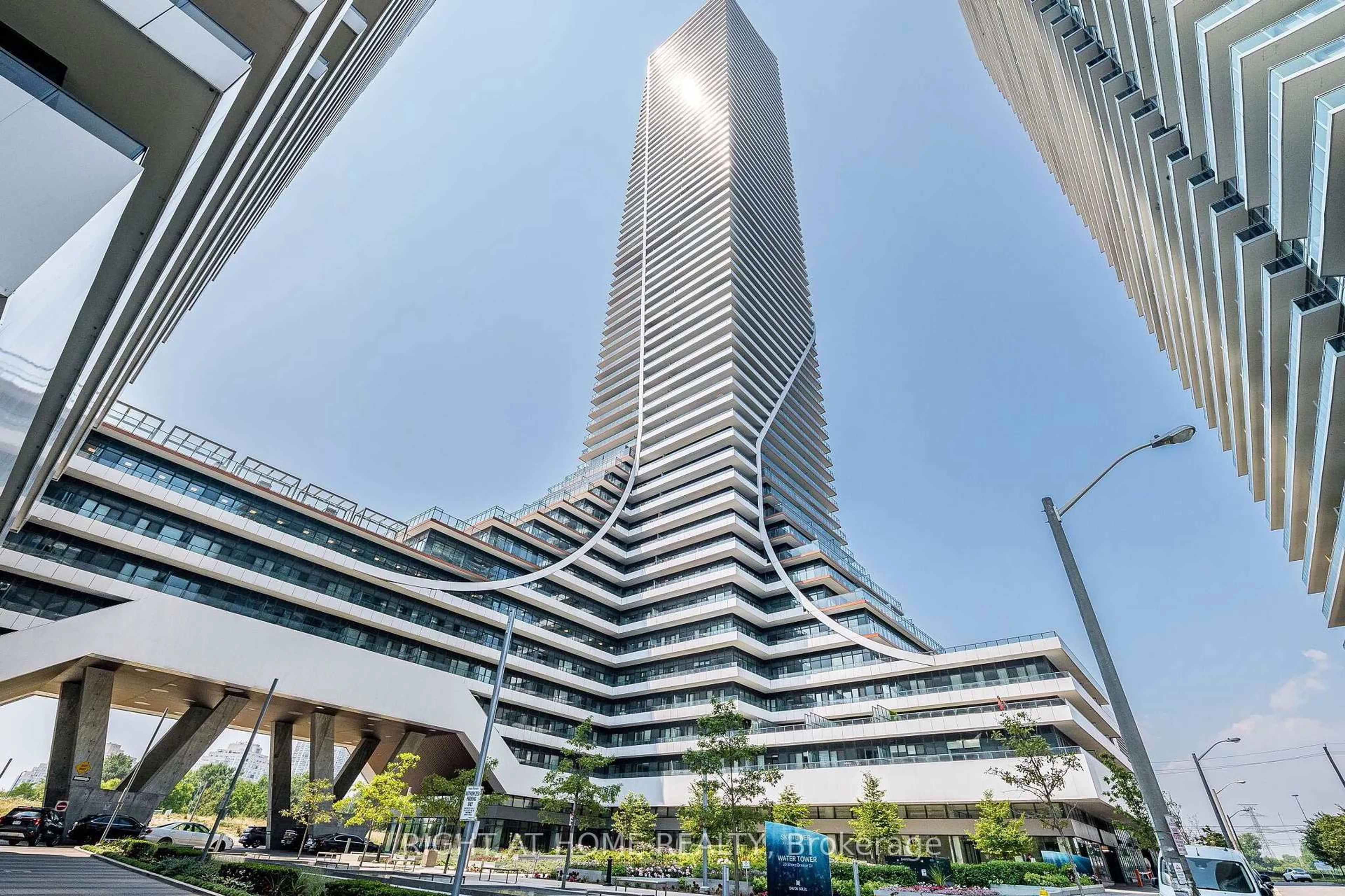 Indoor foyer for 30 Shore Breeze Dr #431, Toronto Ontario M8V 0J1