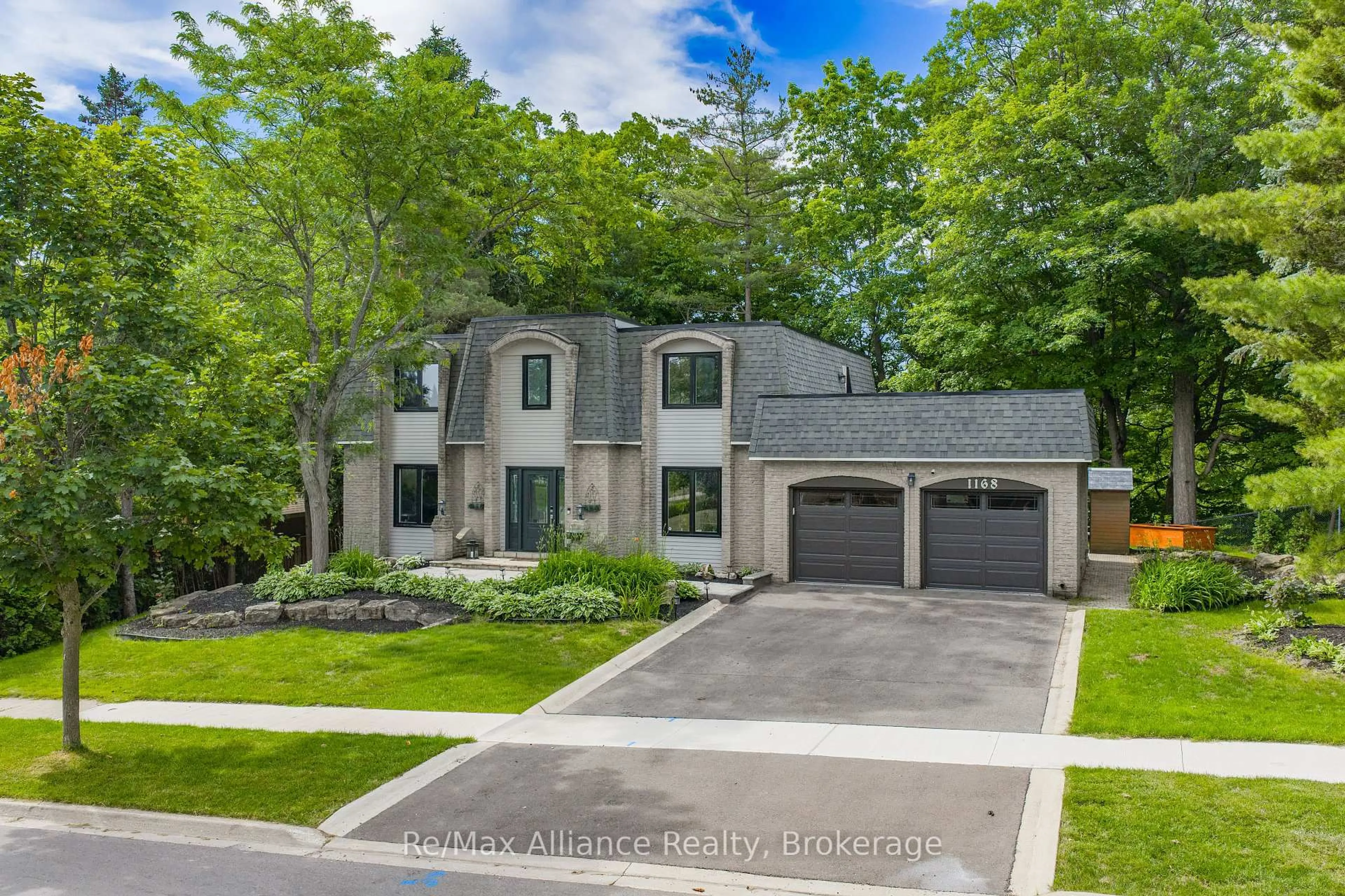 Home with brick exterior material, street for 1168 Havendale Blvd, Burlington Ontario L7P 3E3