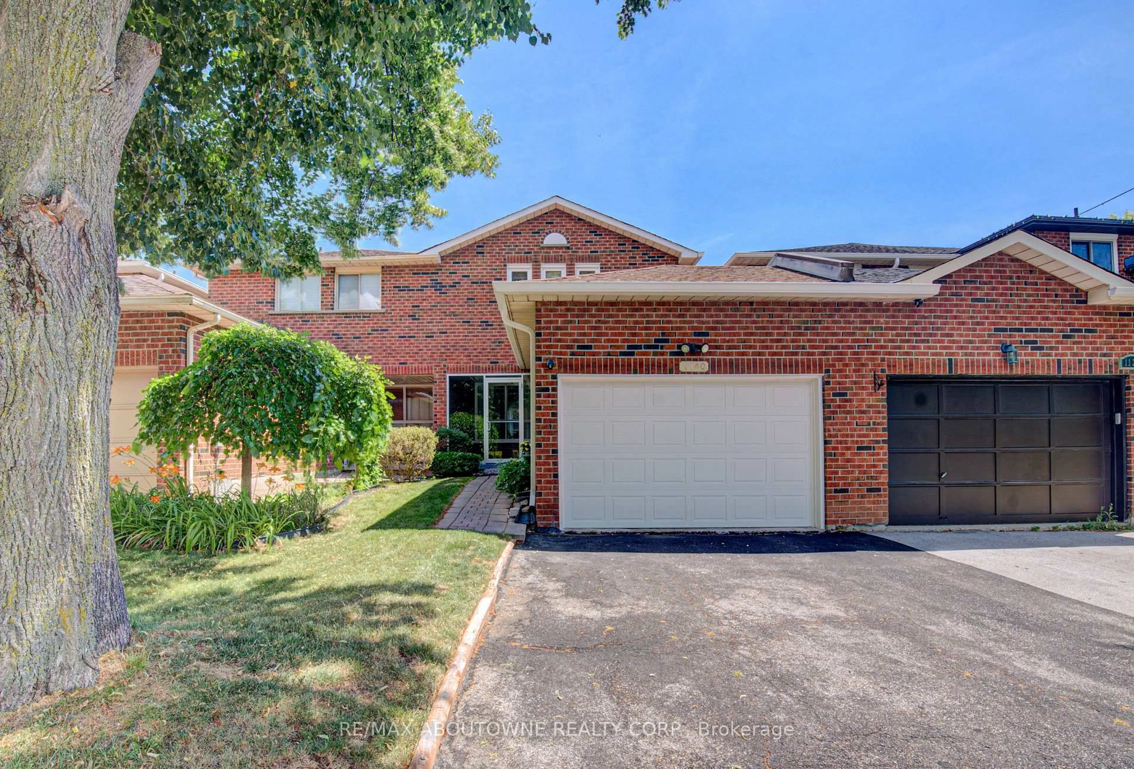 Home with brick exterior material, street for 1140 Avondale Dr, Oakville Ontario L6H 5L3