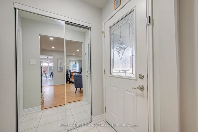 1140 Avondale Dr, Oakville 5