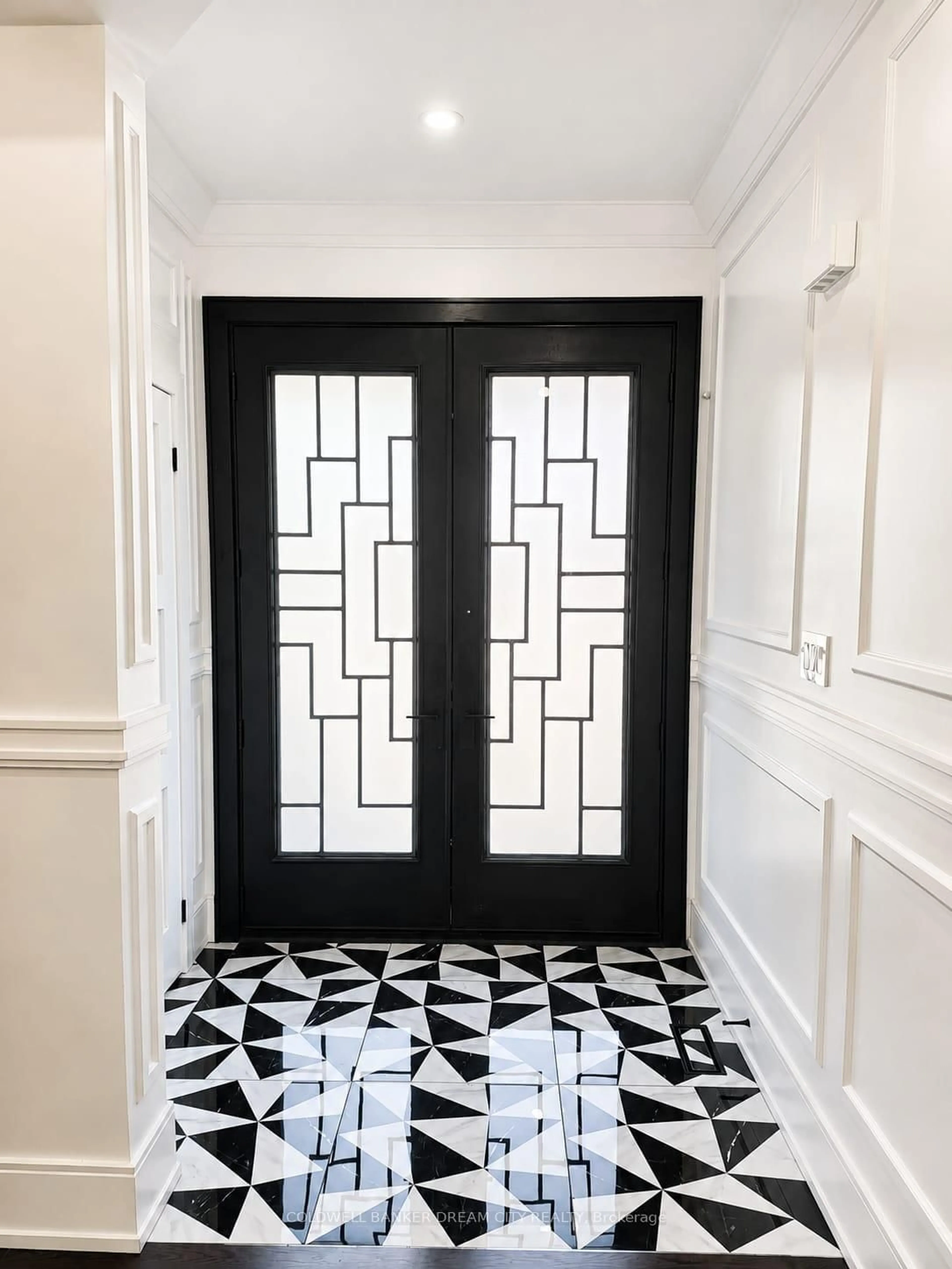 Indoor entryway for 6 Pellegrino Rd, Brampton Ontario L7A 4V5