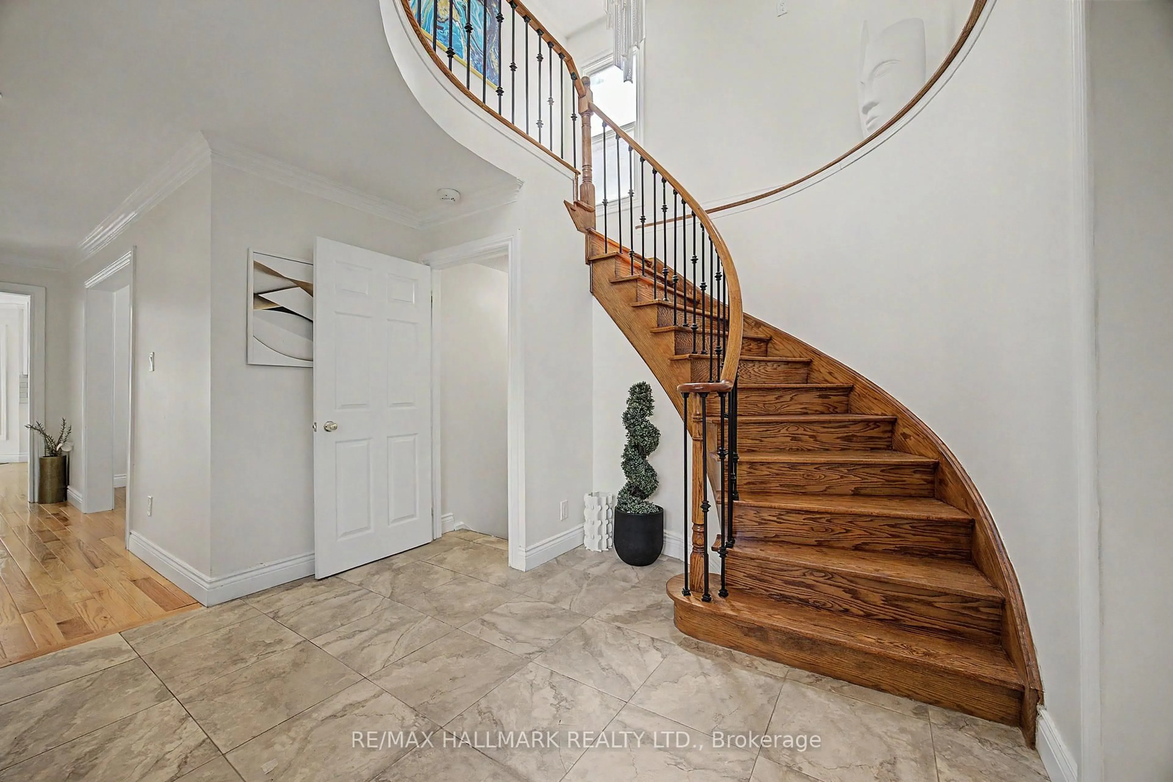 Unknown for 329 Kingsbridge Garden Circ, Mississauga Ontario L5R 1K9